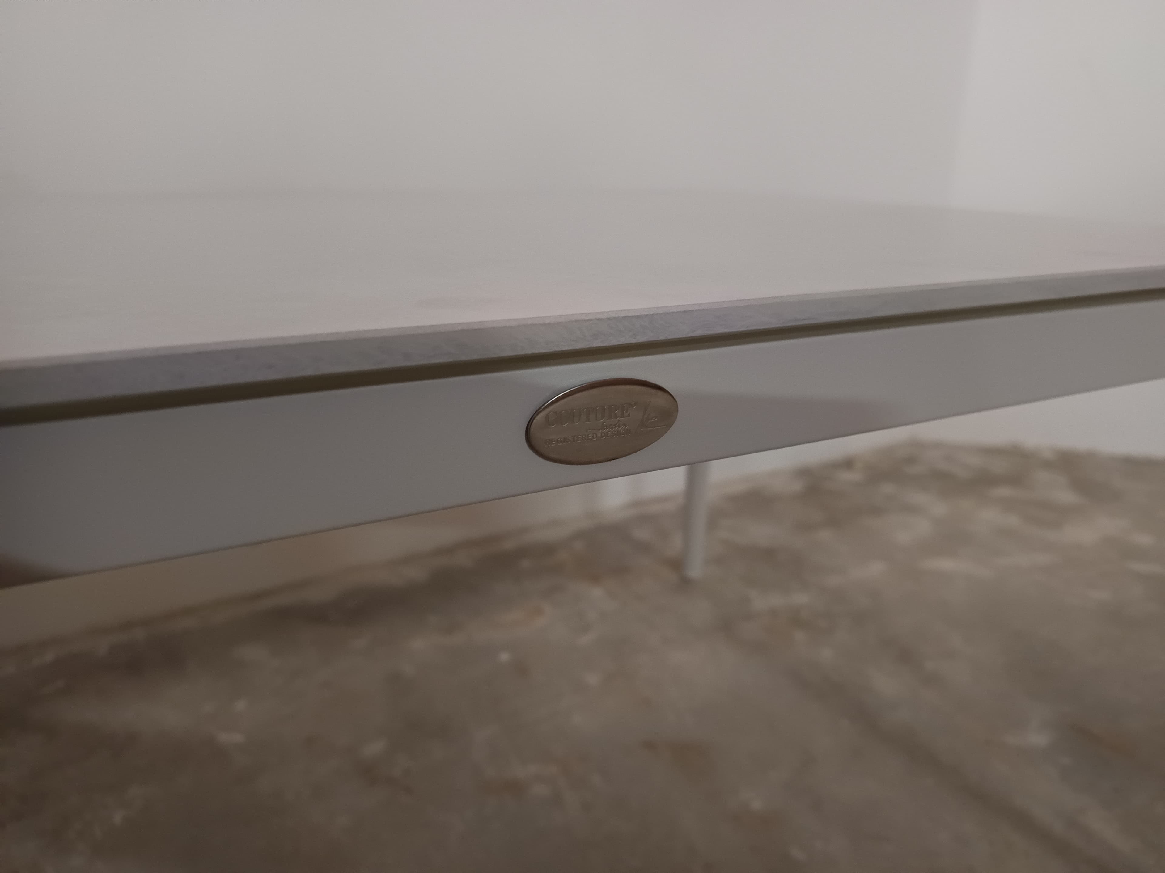 Mesa auxiliar Apolo Cristal branca — imagem 5