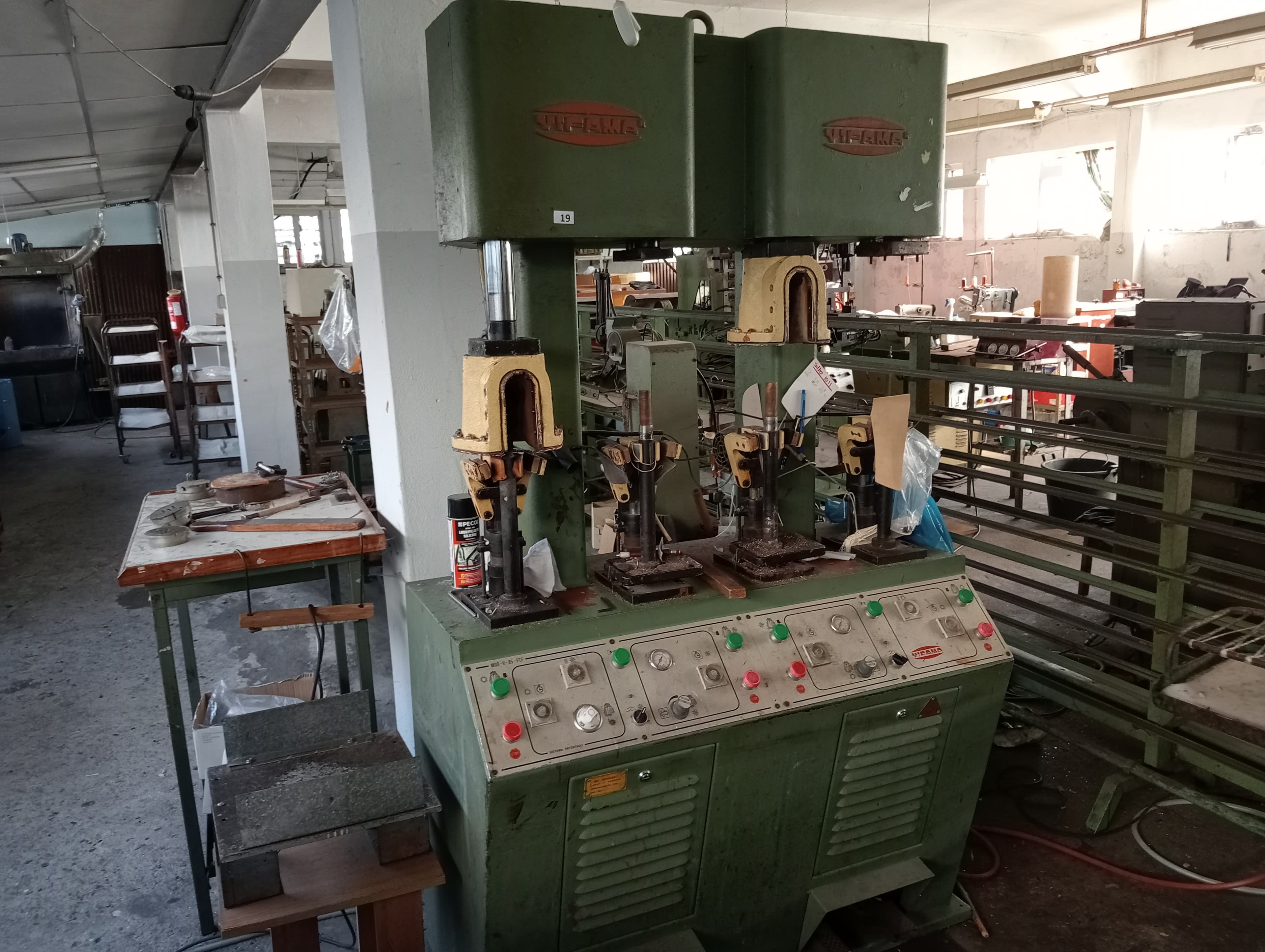Máquinas e Equipamentos para a Indústria do Calçado — image 34