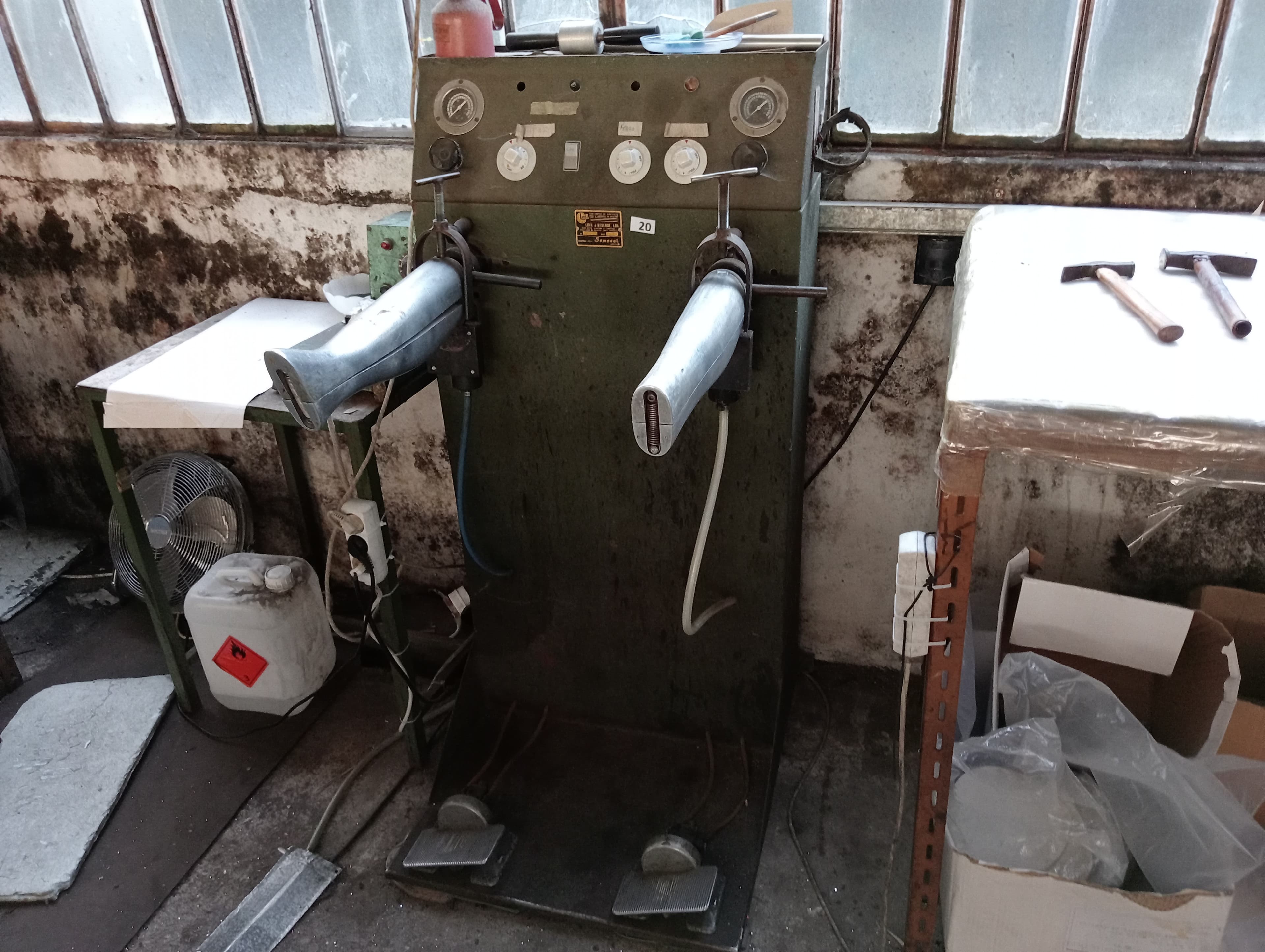 Máquinas e Equipamentos para a Indústria do Calçado — image 31