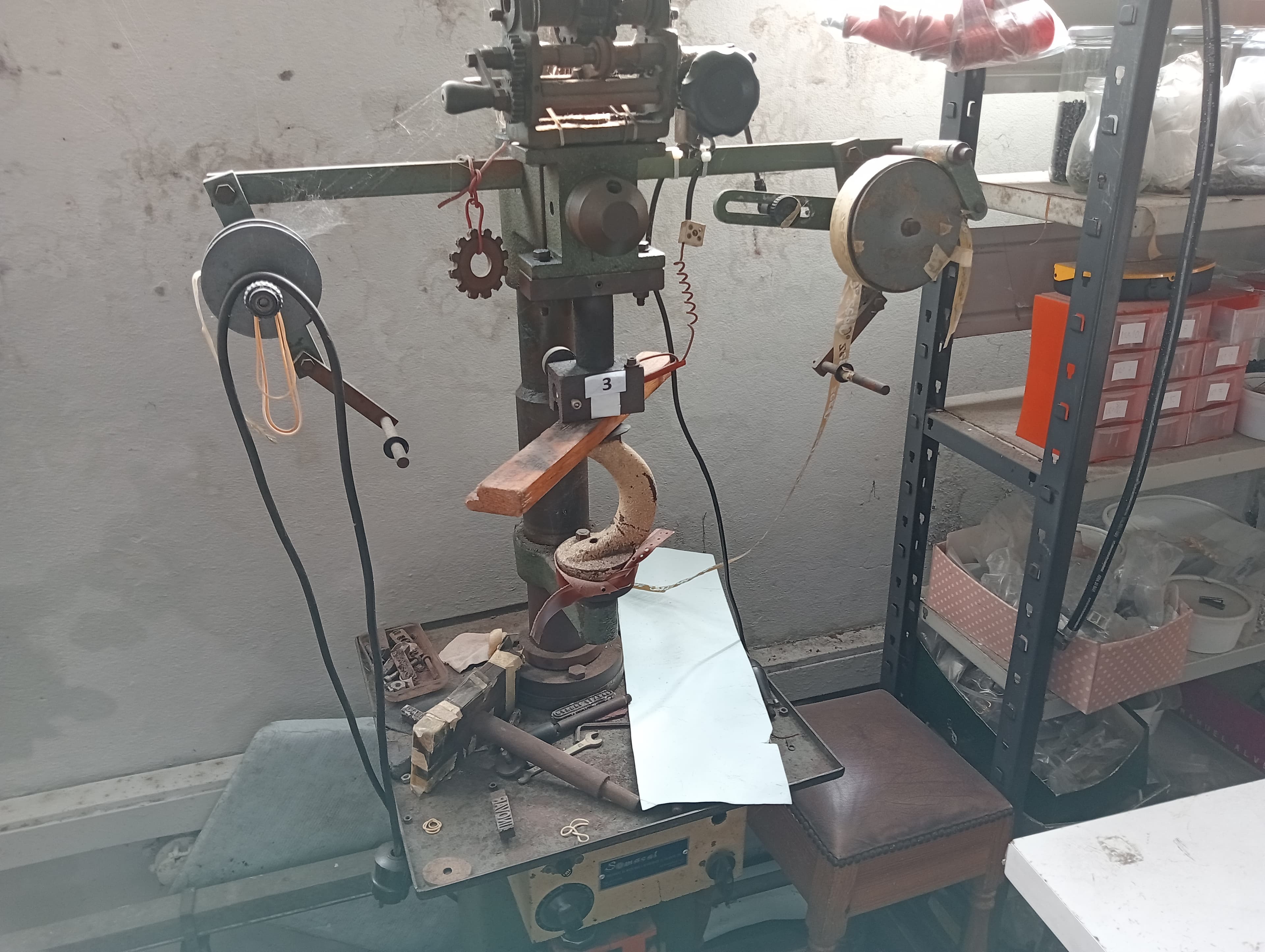 Máquinas e Equipamentos para a Indústria do Calçado — image 85