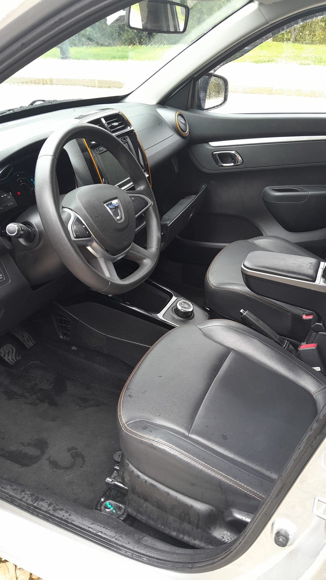 Dacia Spring · Ano 2021 — image 7