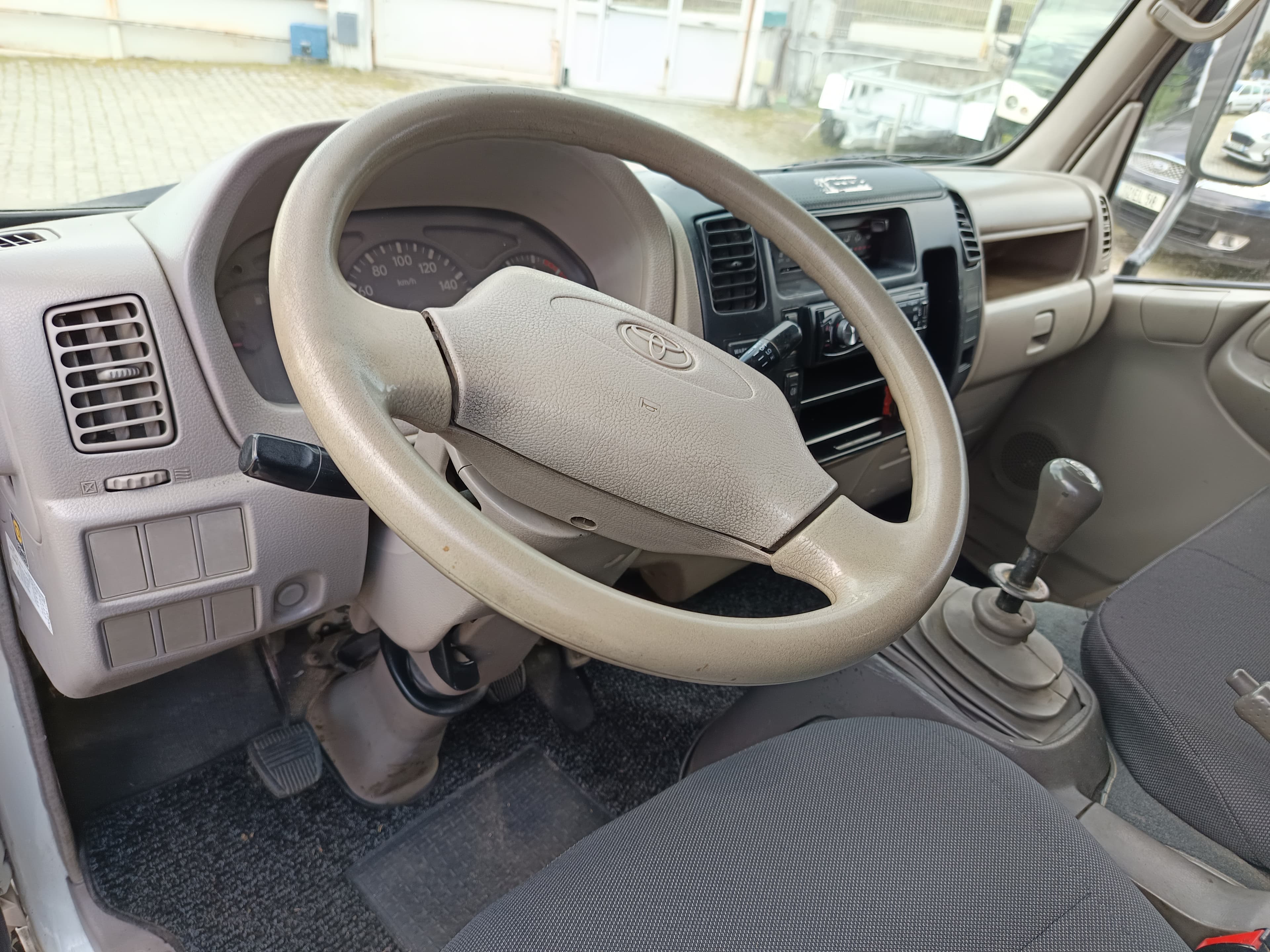Toyota Dyna · Ano 2002 — imagen 22