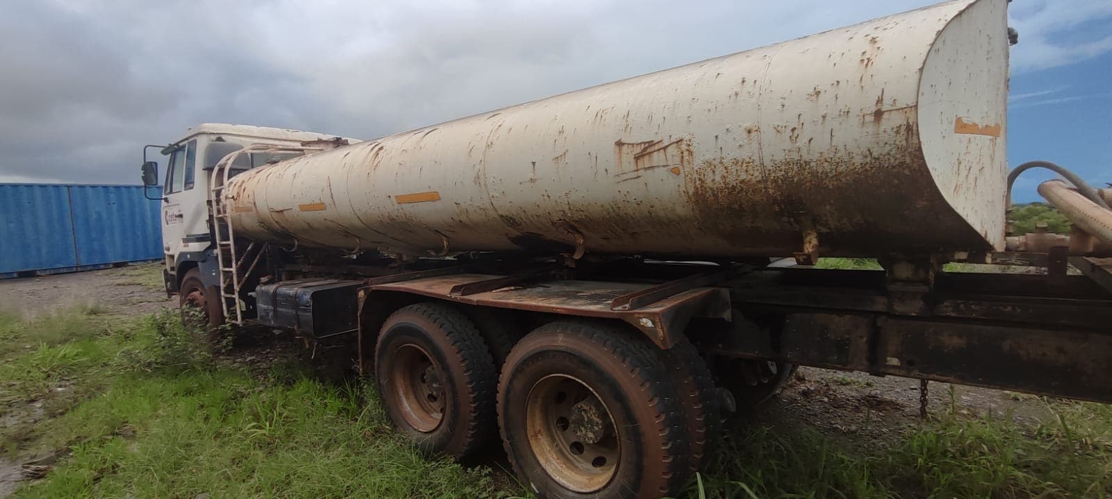 Nissan Diesel UD290 — image 6