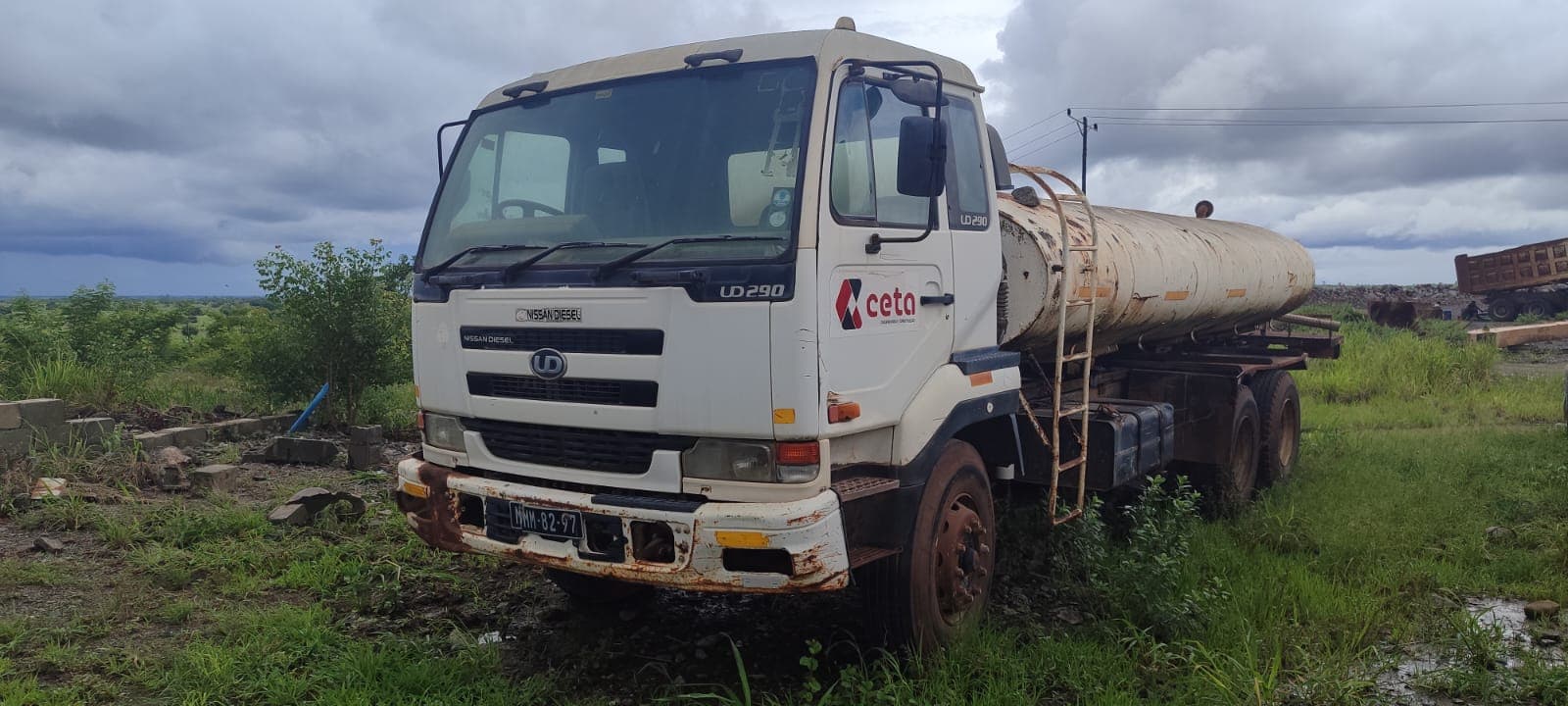 Nissan Diesel UD290 — image 1