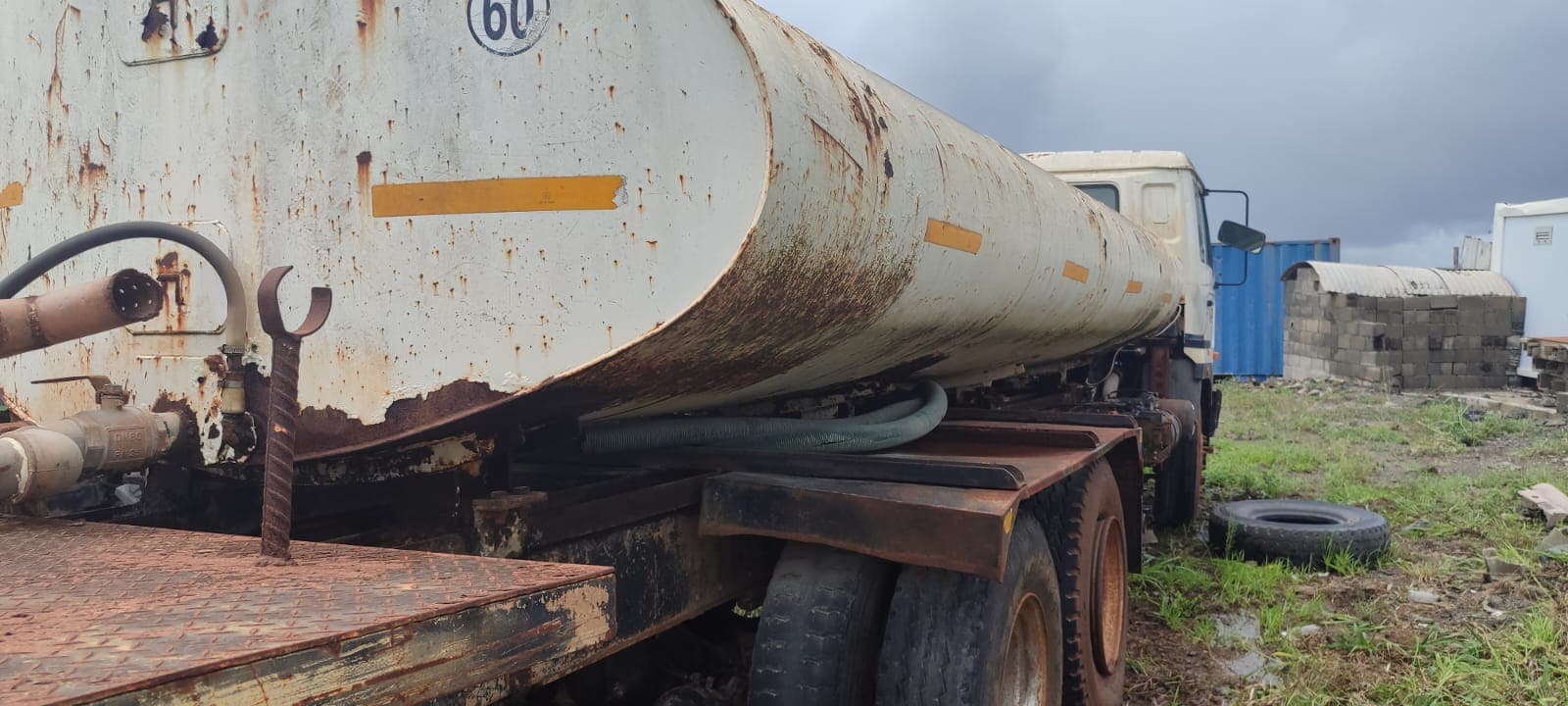 Nissan Diesel UD290 — image 10