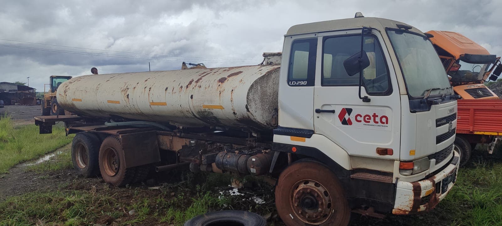 Nissan Diesel UD290 — image 11