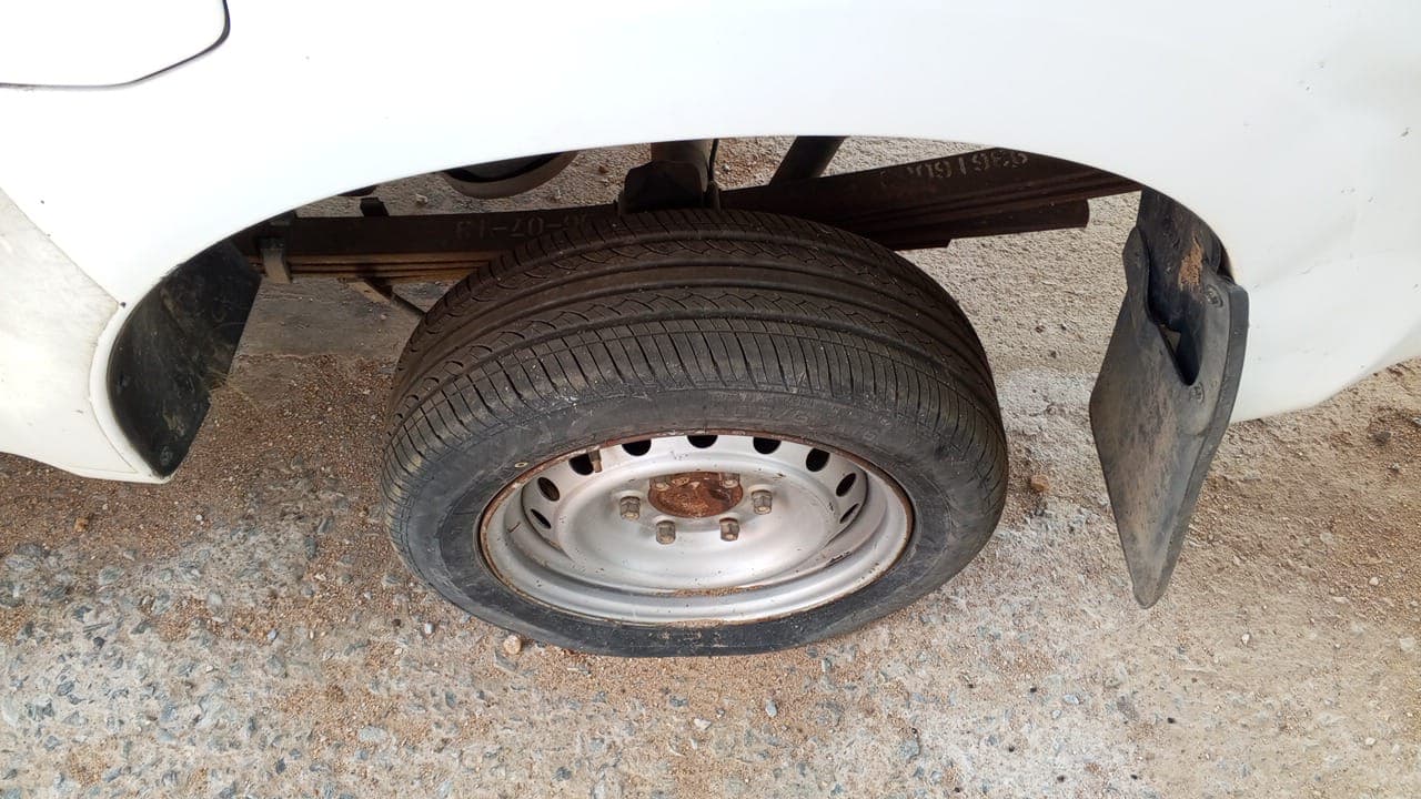 ISUZU KB250 — imagem 5