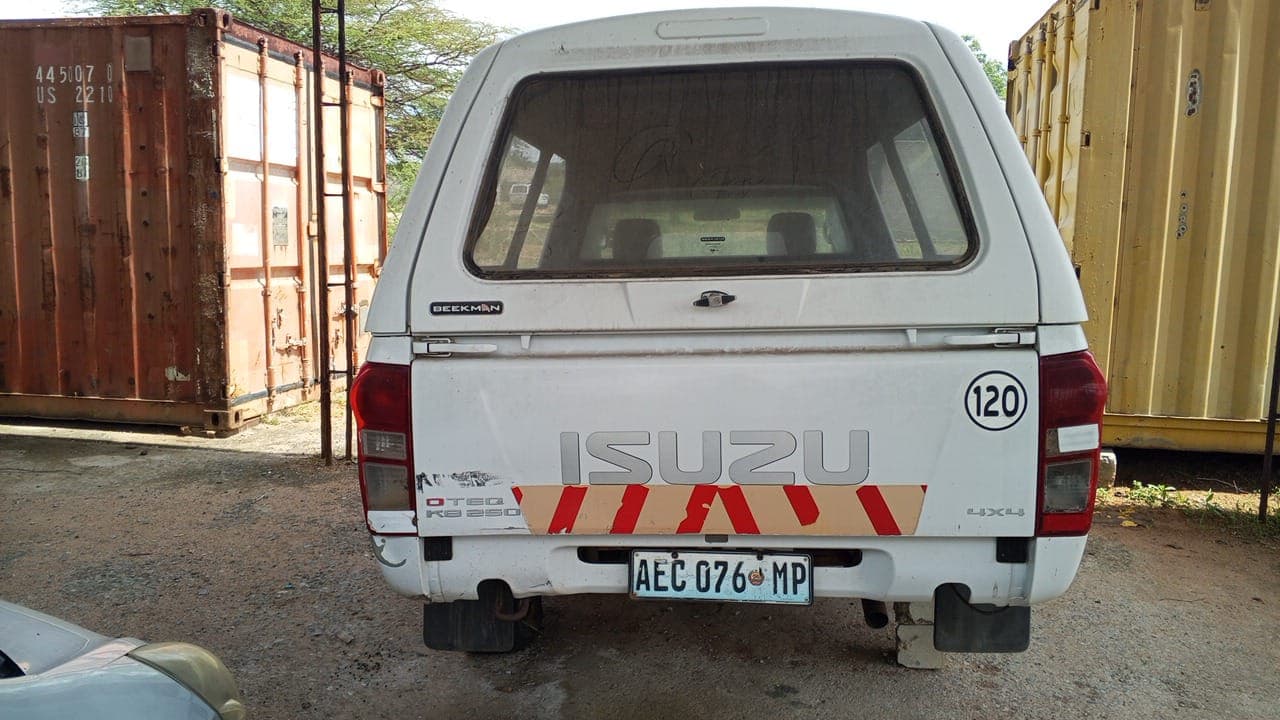 ISUZU KB250 — imagem 3