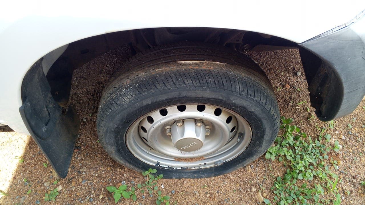 ISUZU KB250 — imagem 7