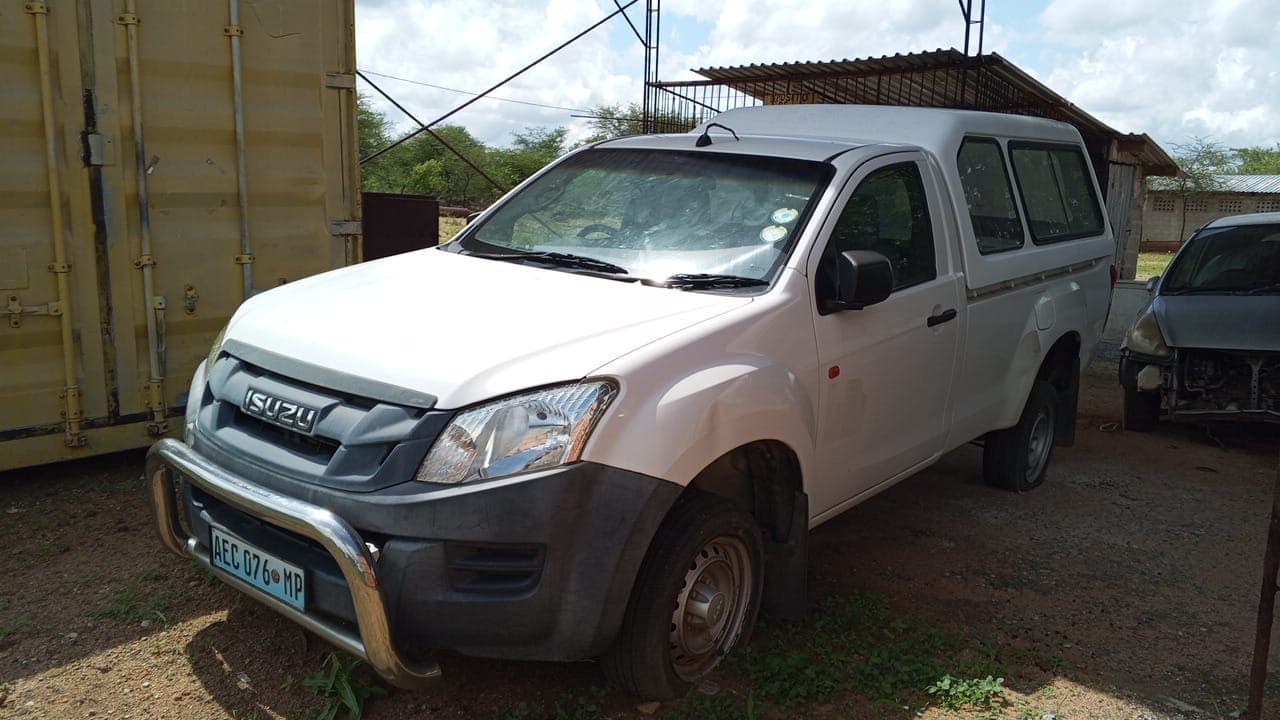 ISUZU KB250 — imagem 1