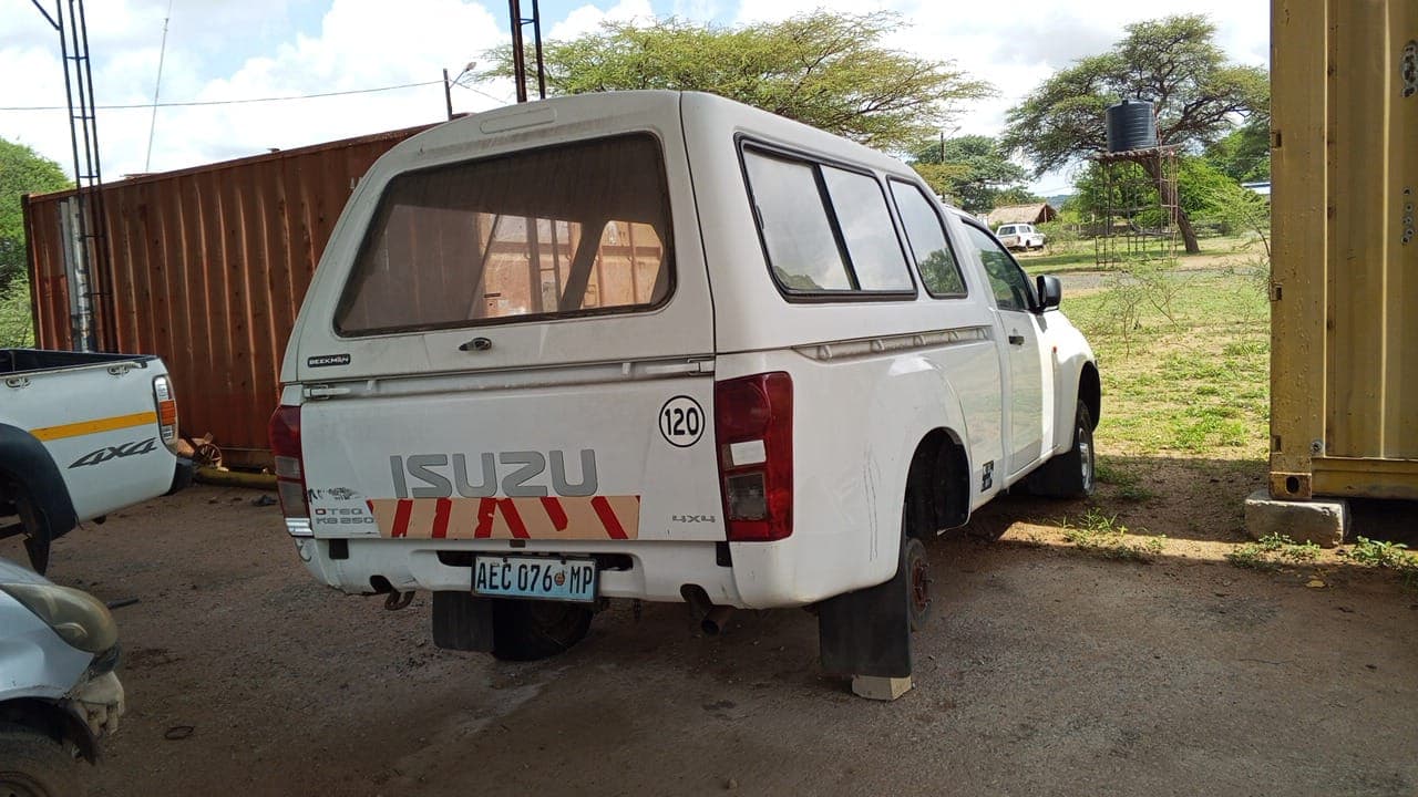ISUZU KB250 — imagem 4