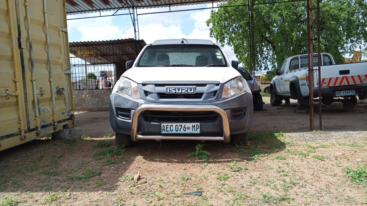 ISUZU KB250 — imagem 2
