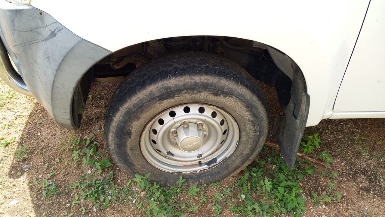 ISUZU KB250 — image 3