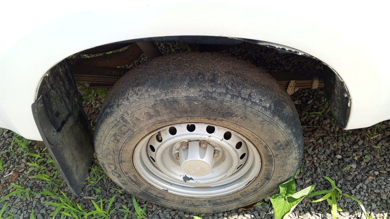 ISUZU KB250 — imagen 6