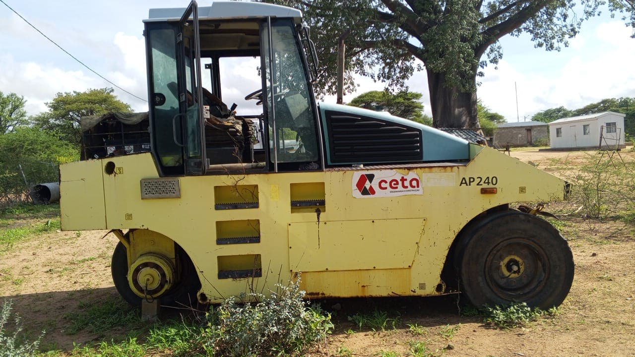 Compactador pneumático AMMANN — image 2
