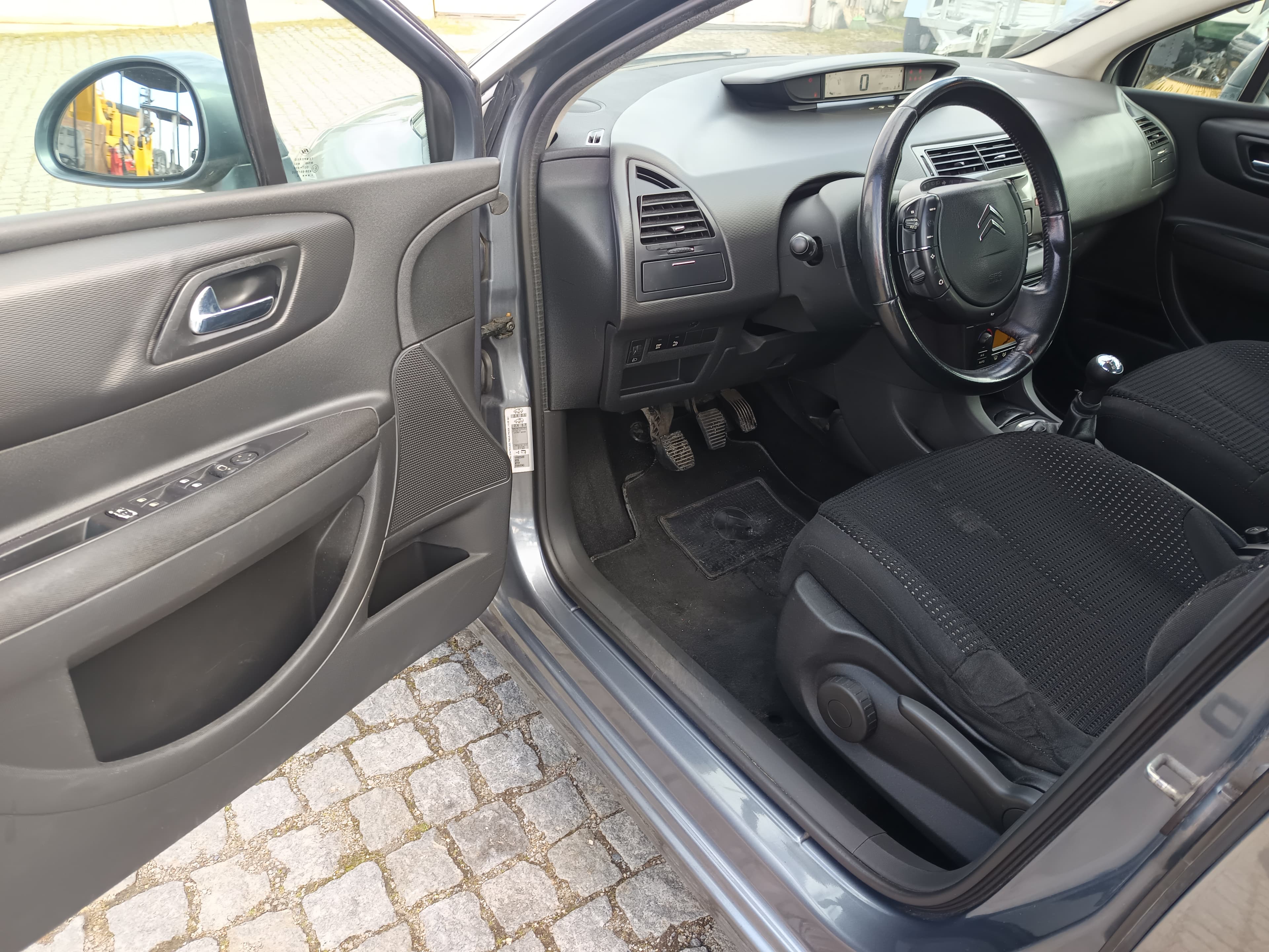 Citroën C4 · Ano 2009 — image 29