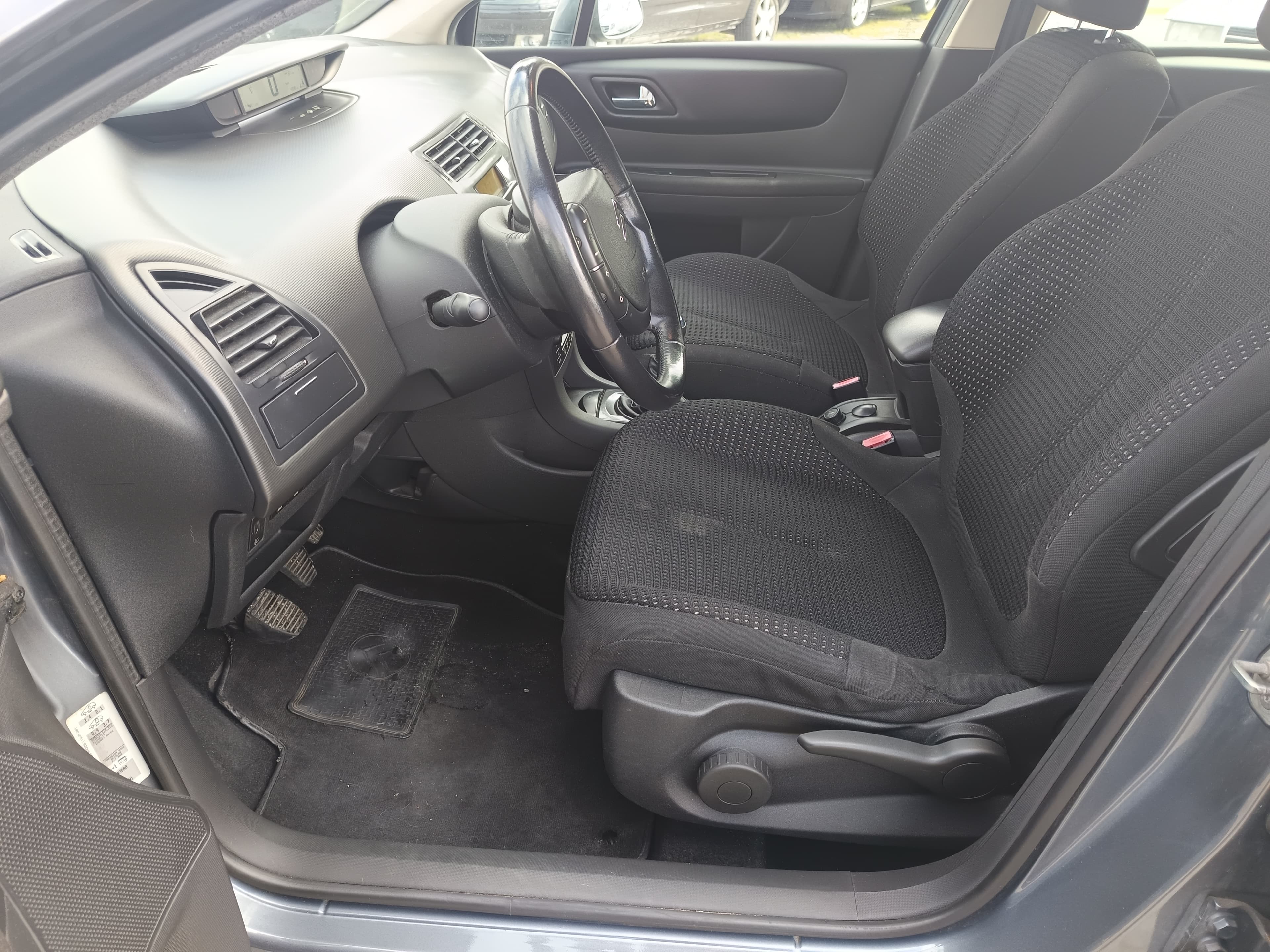 Citroën C4 · Ano 2009 — image 31