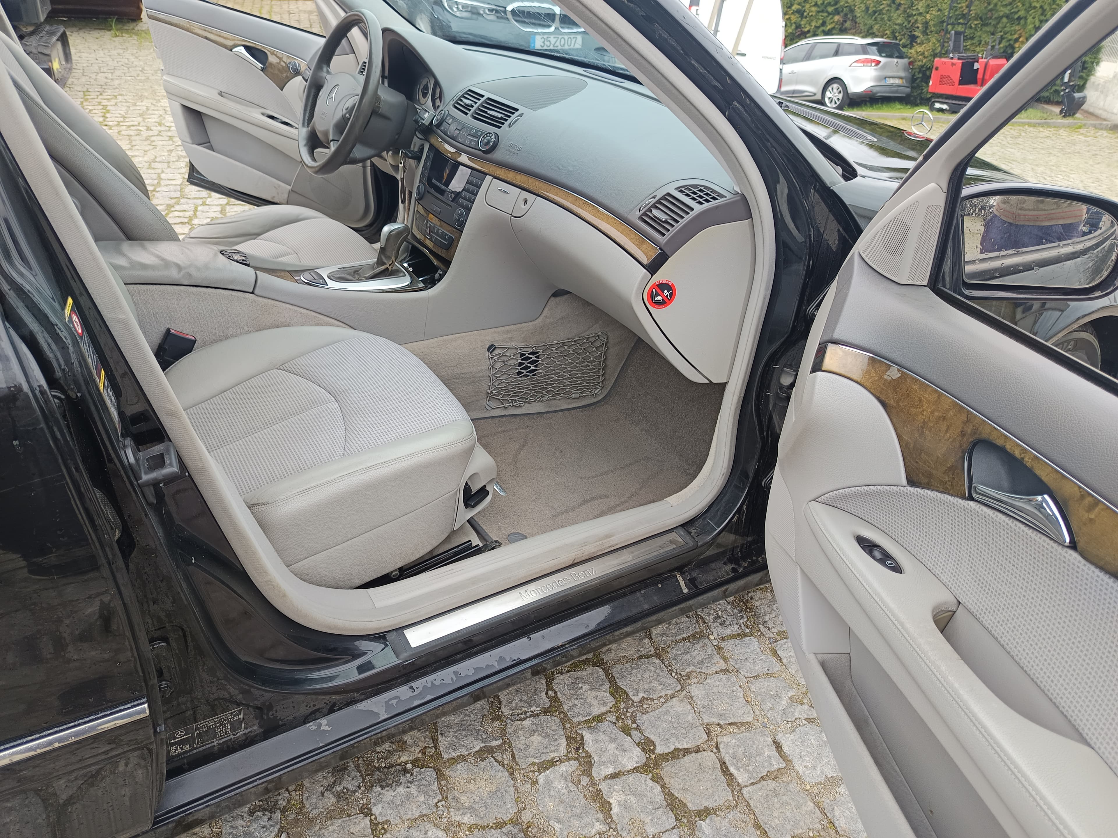 Mercedes-Benz E 220 · Ano 2004 — imagen 22