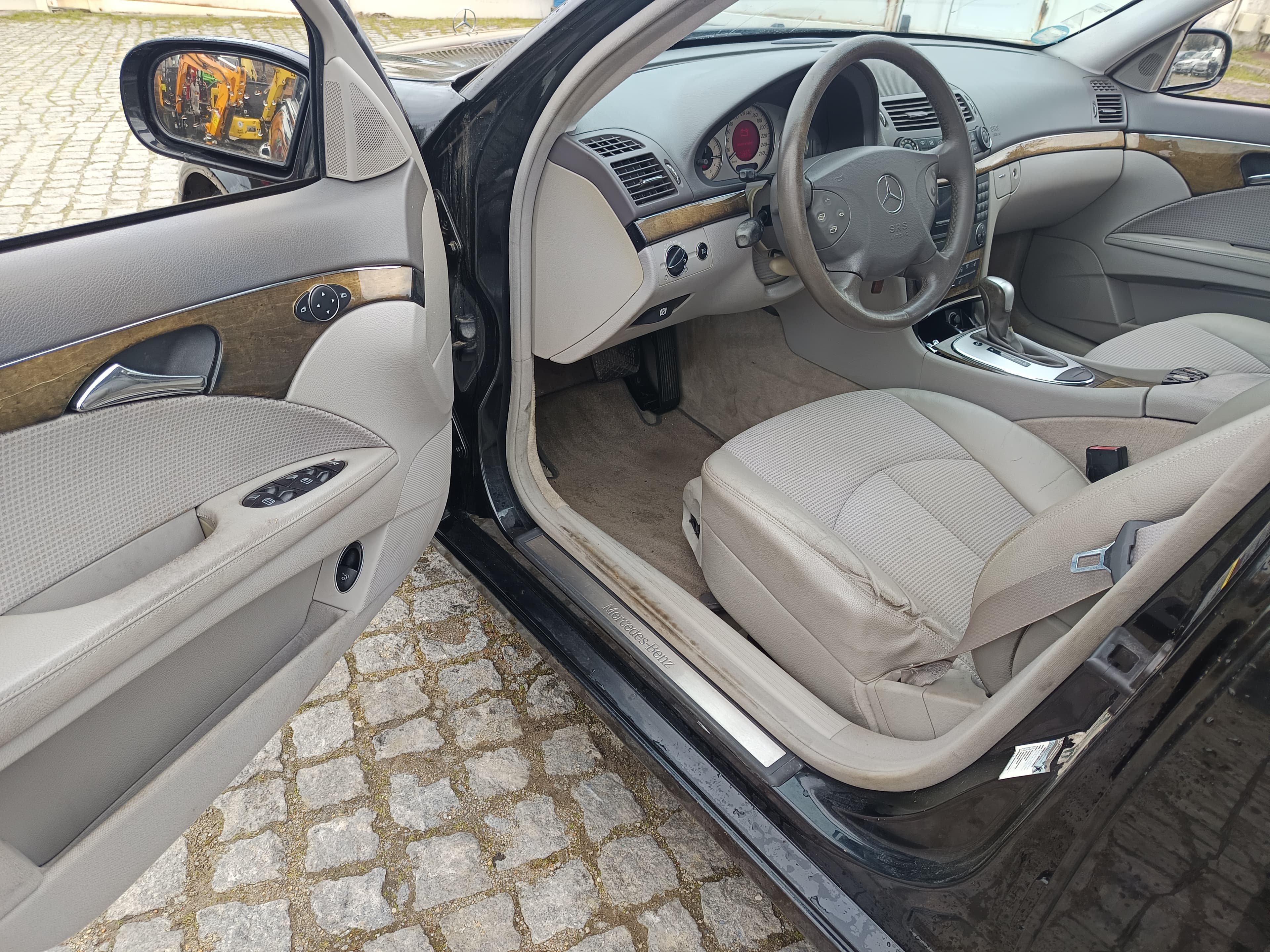 Mercedes-Benz E 220 · Ano 2004 — imagen 30