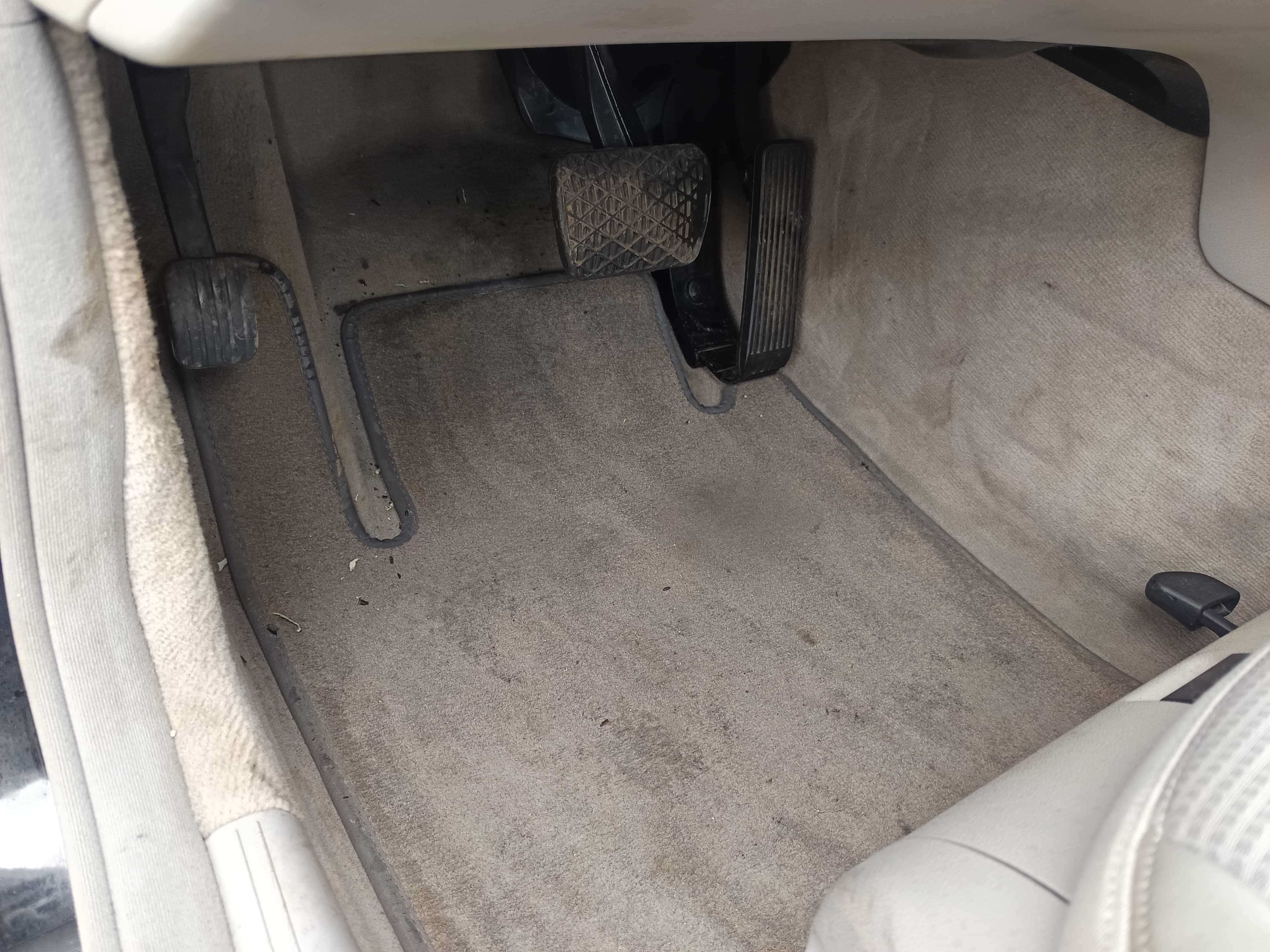 Mercedes-Benz E 220 · Ano 2004 — imagen 33