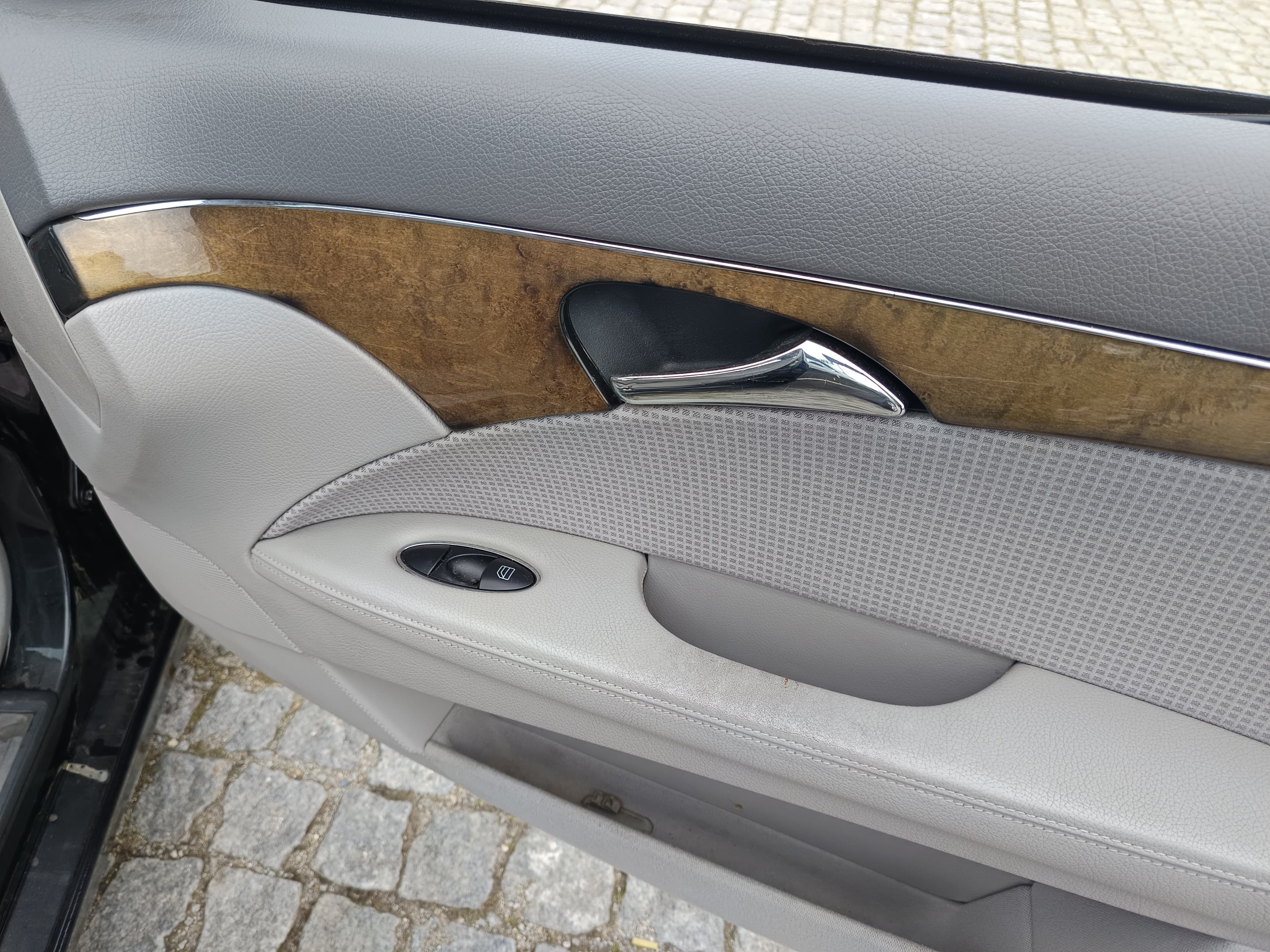 Mercedes-Benz E 220 · Ano 2004 — imagen 23