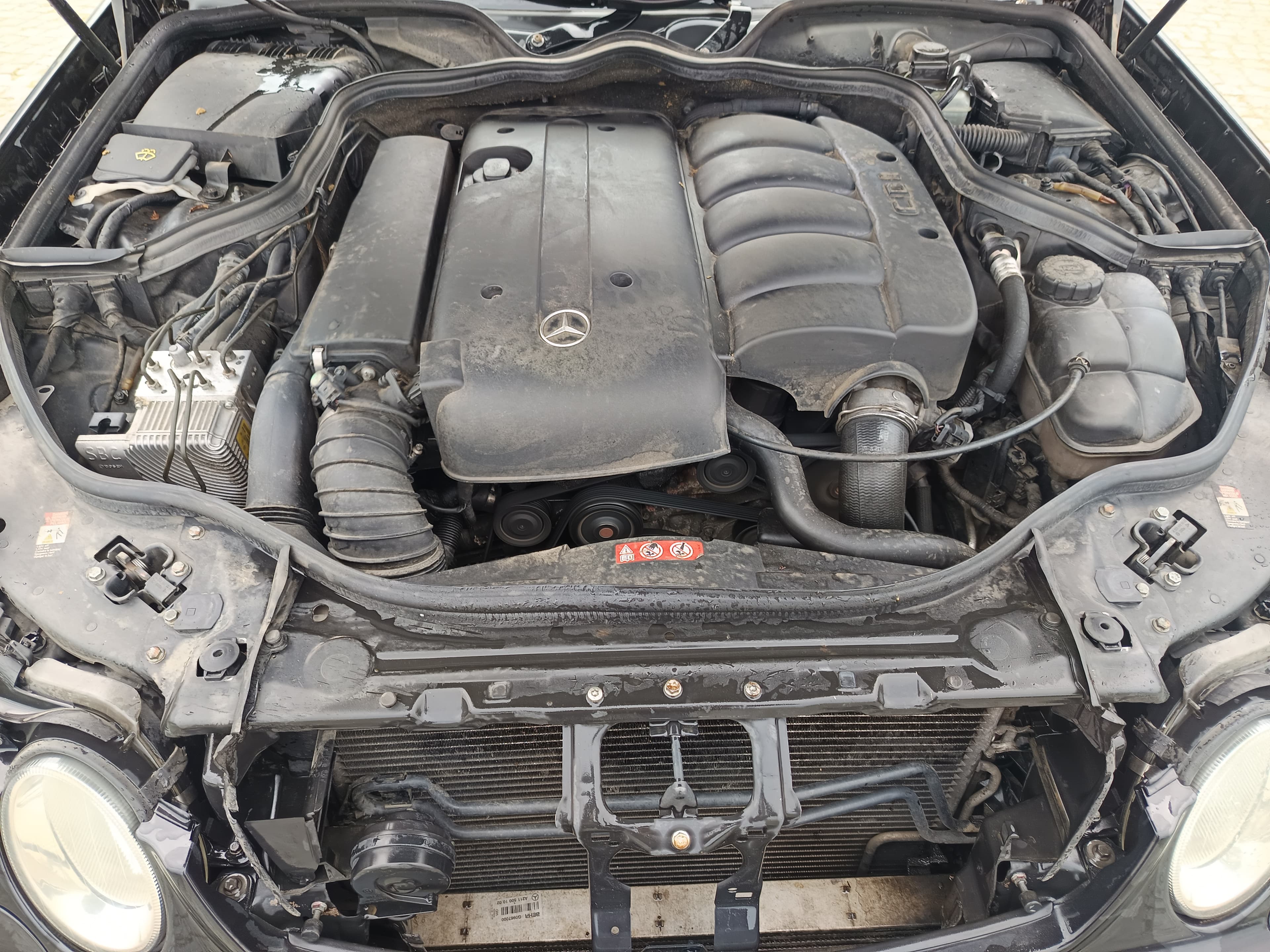 Mercedes-Benz E 220 · Ano 2004 — imagen 16