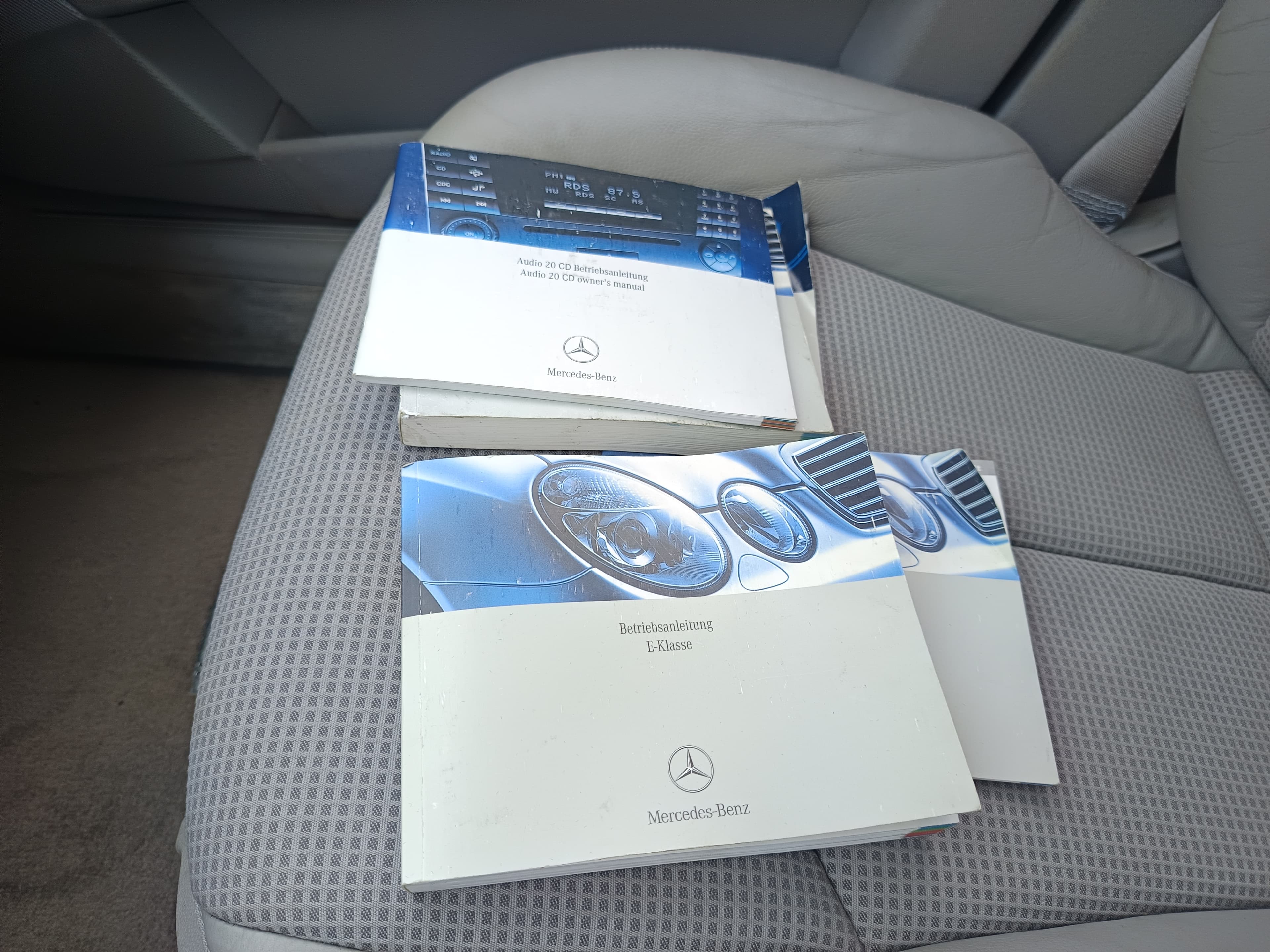 Mercedes-Benz E 220 · Ano 2004 — imagen 45