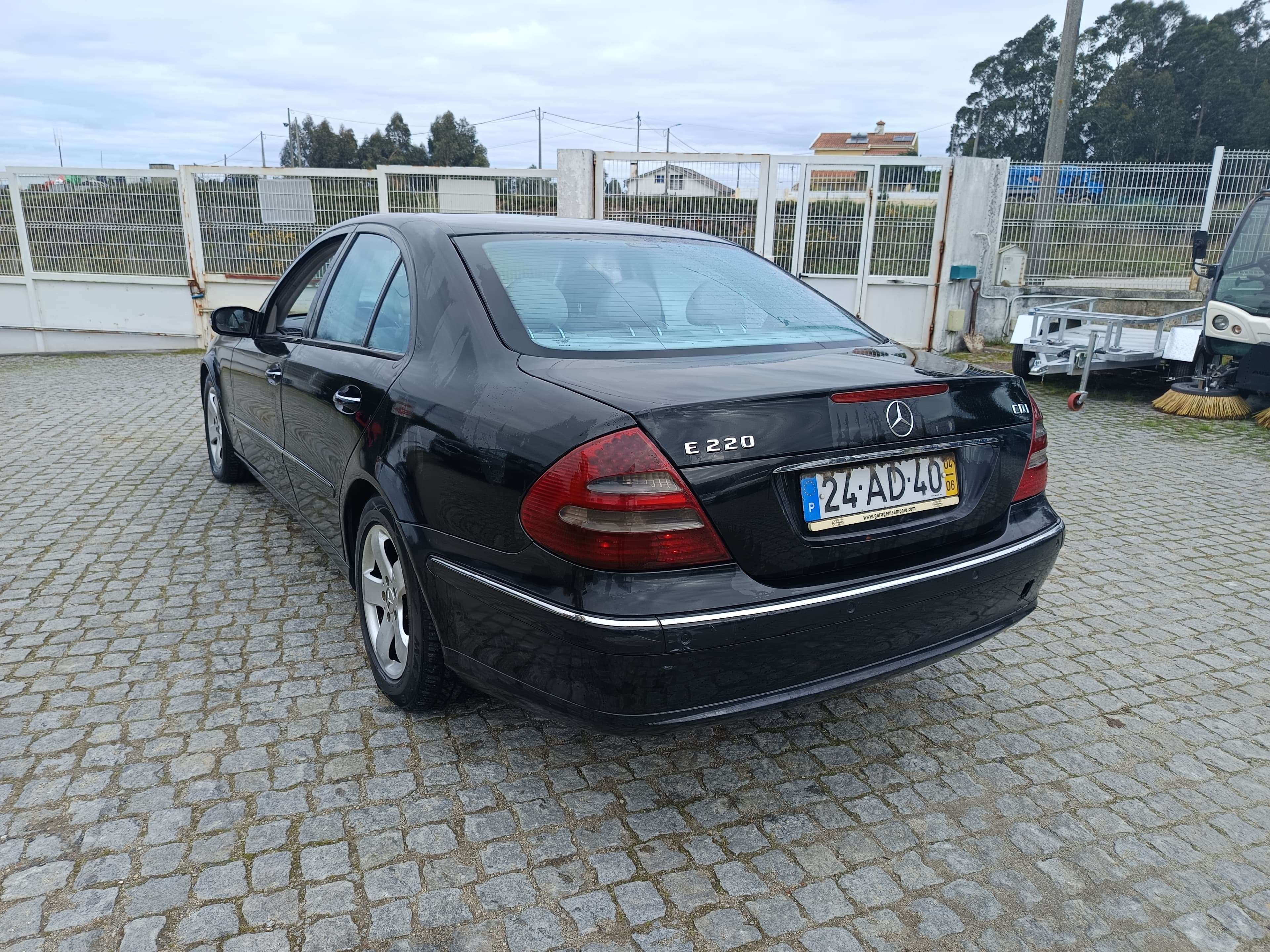 Mercedes-Benz E 220 · Ano 2004 — imagen 7