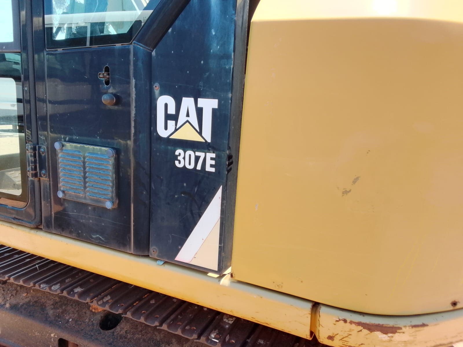 Escavadeira Caterpillar 307E — image 3