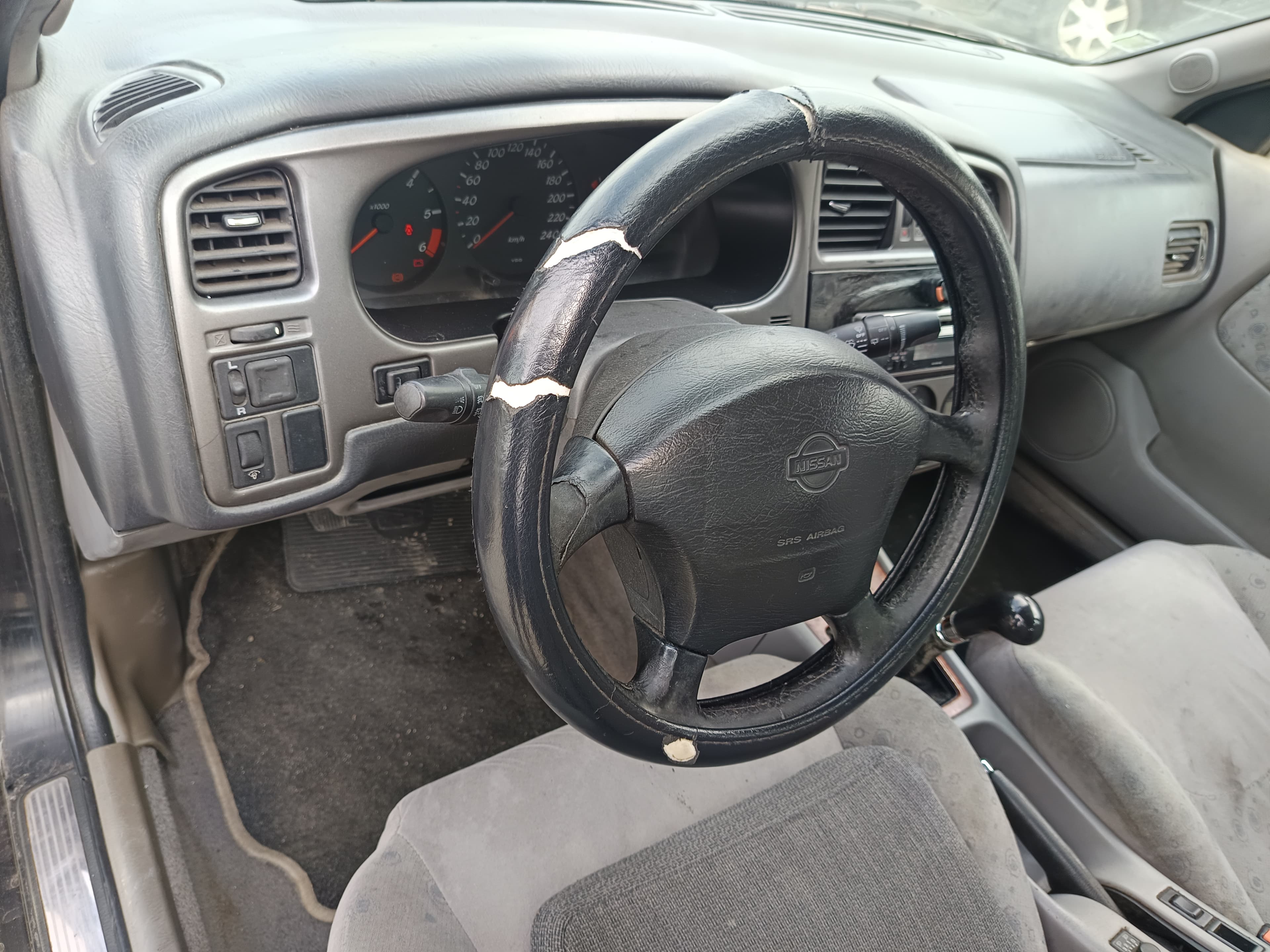 Nissan Primera · Ano 2000 — imagem 33