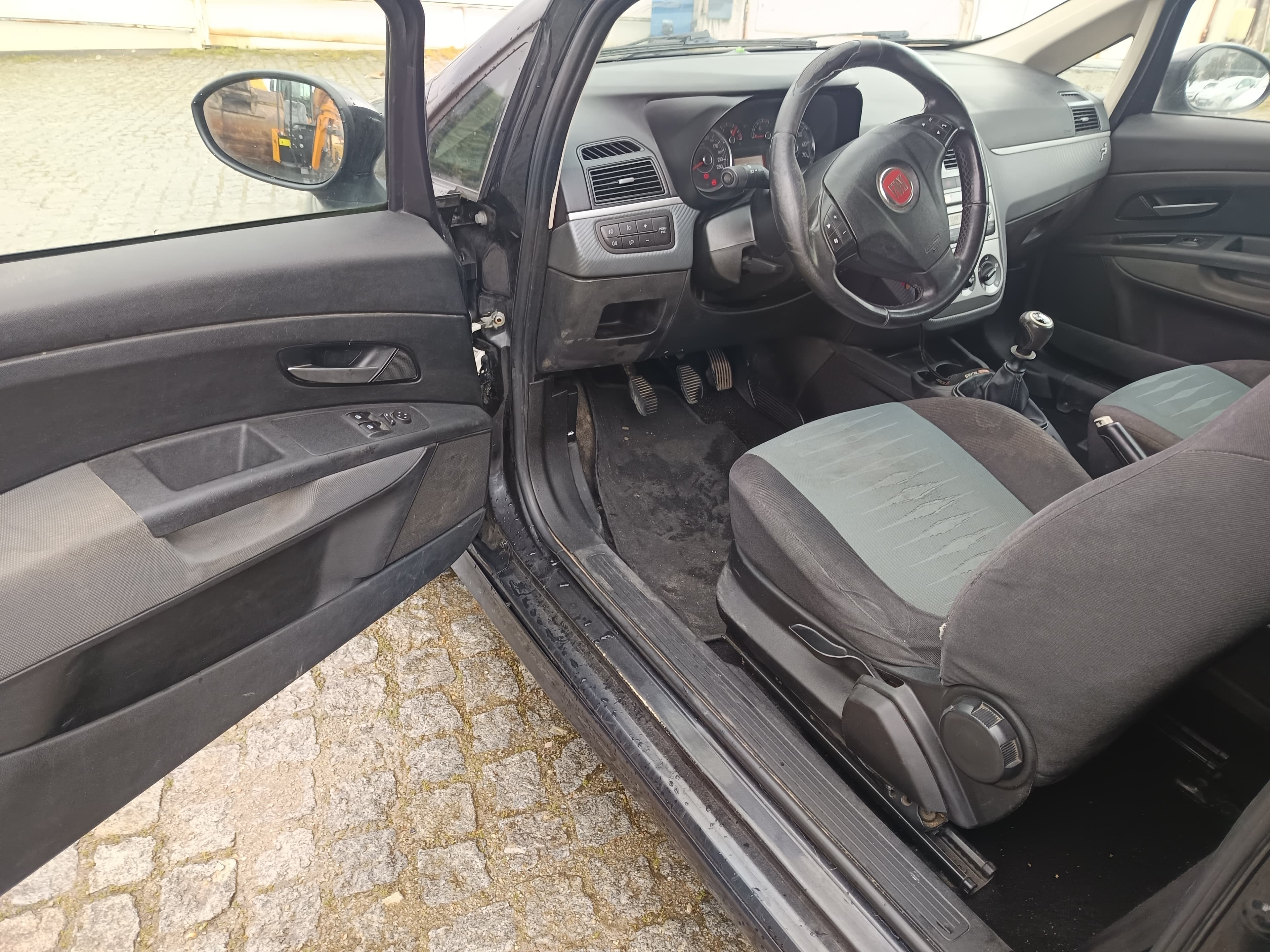 Fiat Punto · Ano 2009 — imagem 22