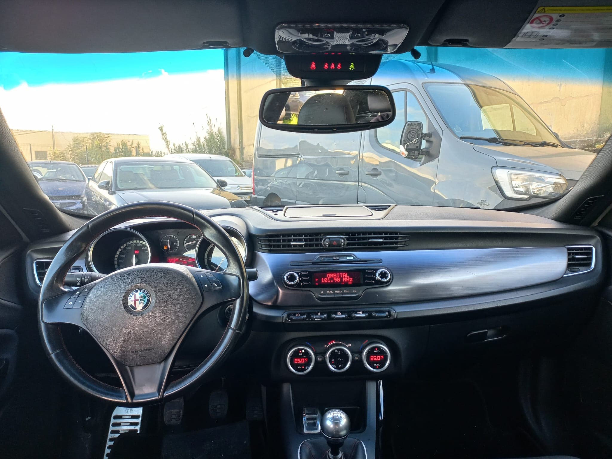 Alfa Romeo Giulietta · Ano 2010 — imagem 21