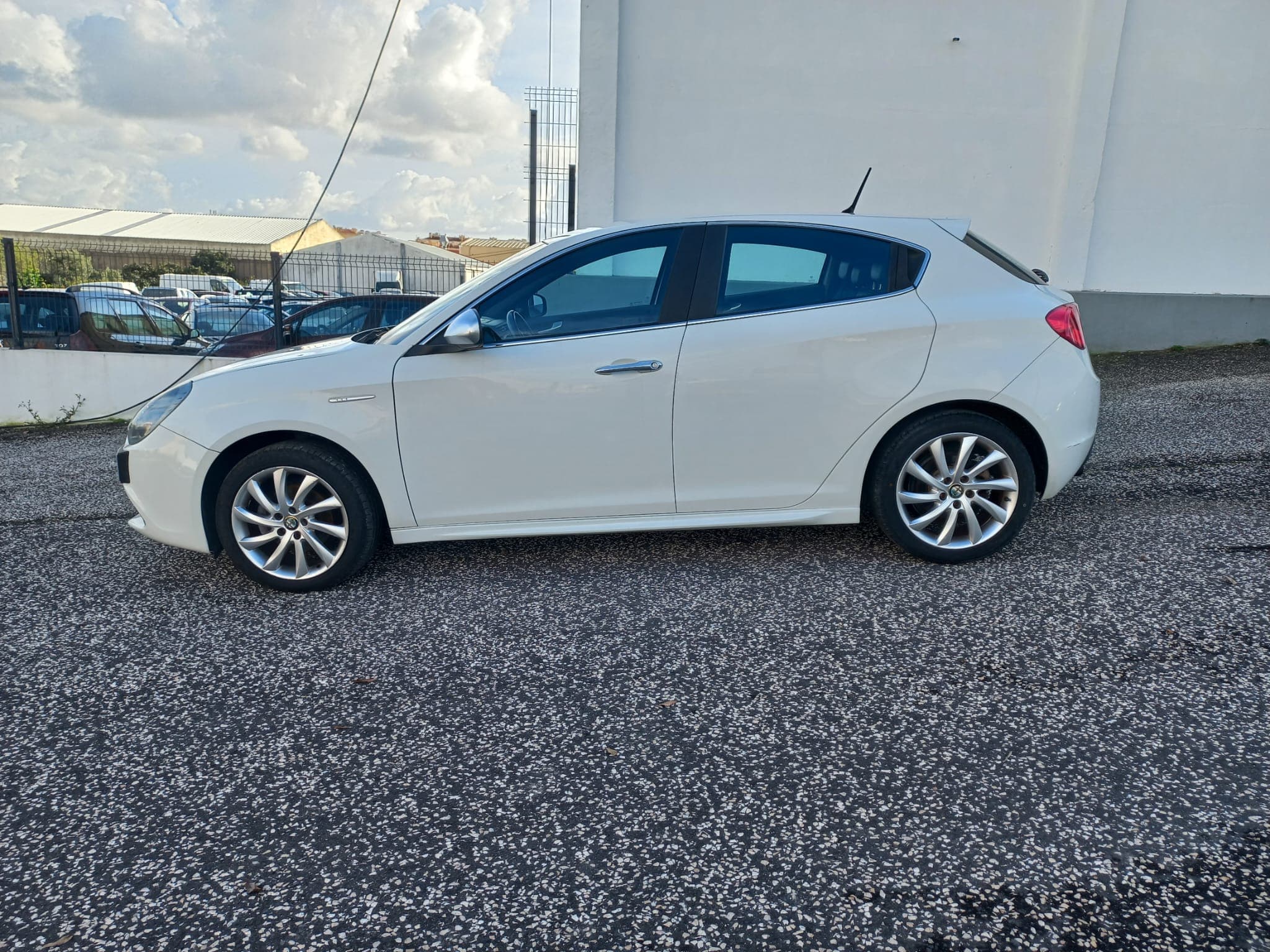 Alfa Romeo Giulietta · Ano 2010 — imagem 6