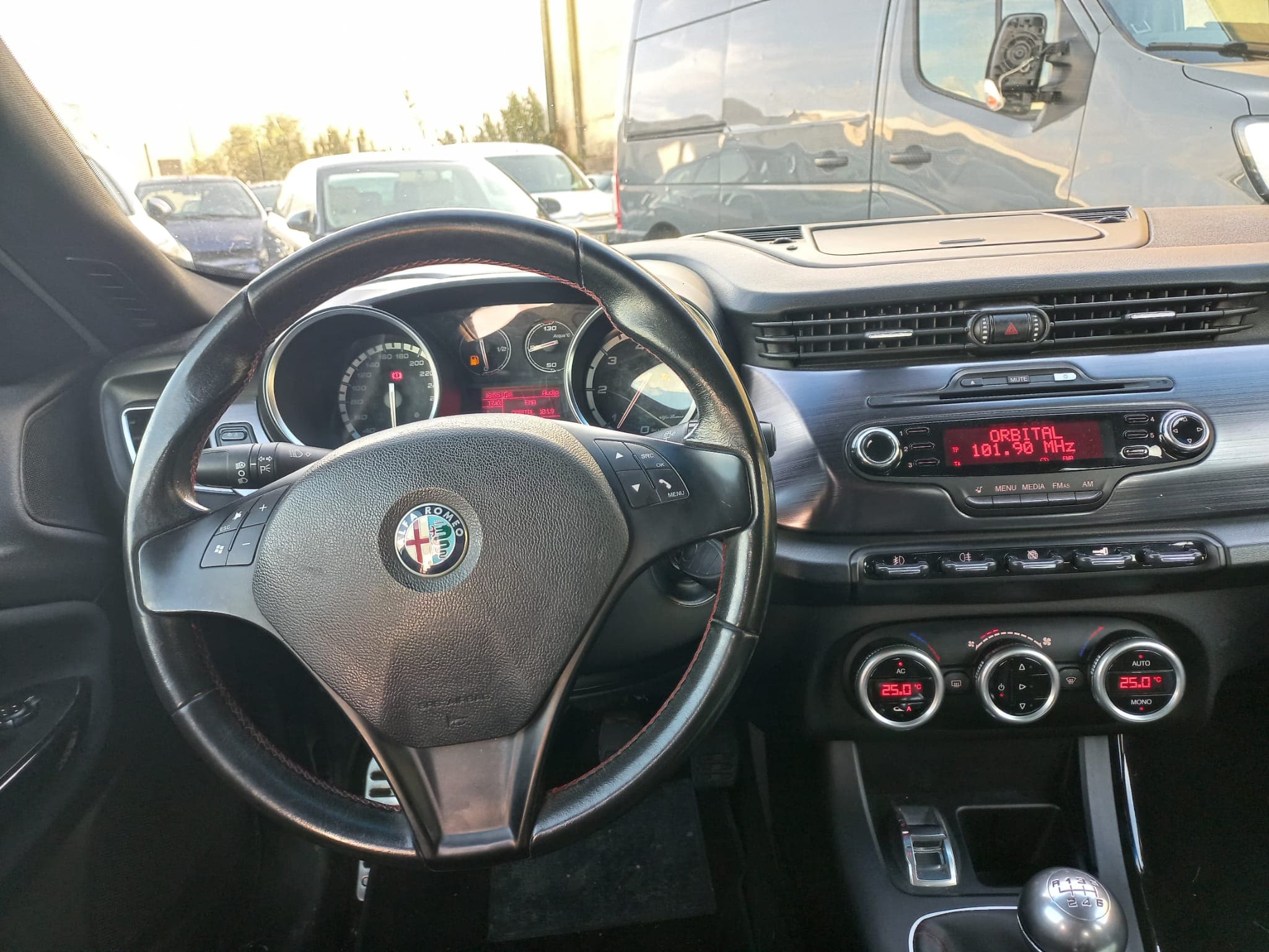 Alfa Romeo Giulietta · Ano 2010 — imagem 18