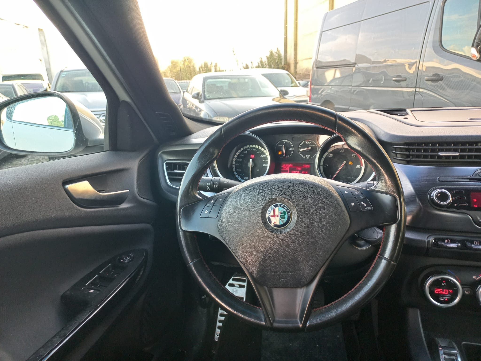 Alfa Romeo Giulietta · Ano 2010 — imagem 23