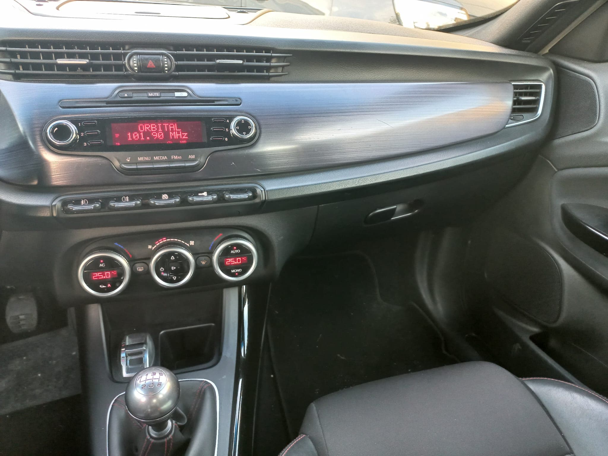 Alfa Romeo Giulietta · Ano 2010 — imagem 20