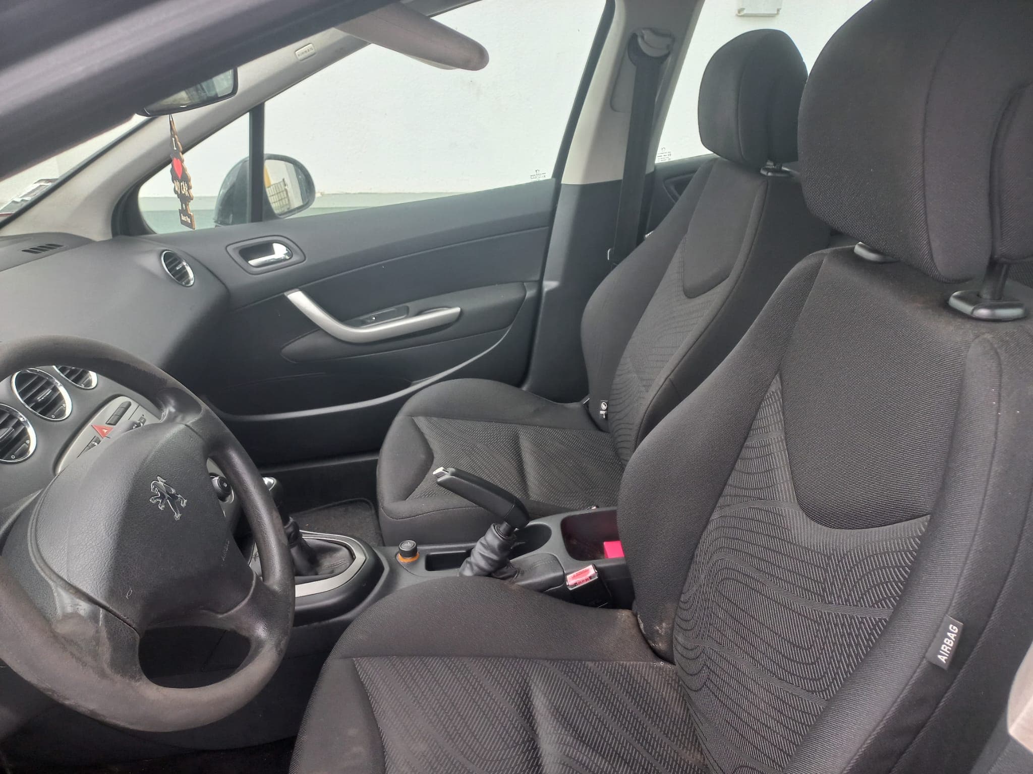 Peugeot 308 SW · Ano 2008 — image 21