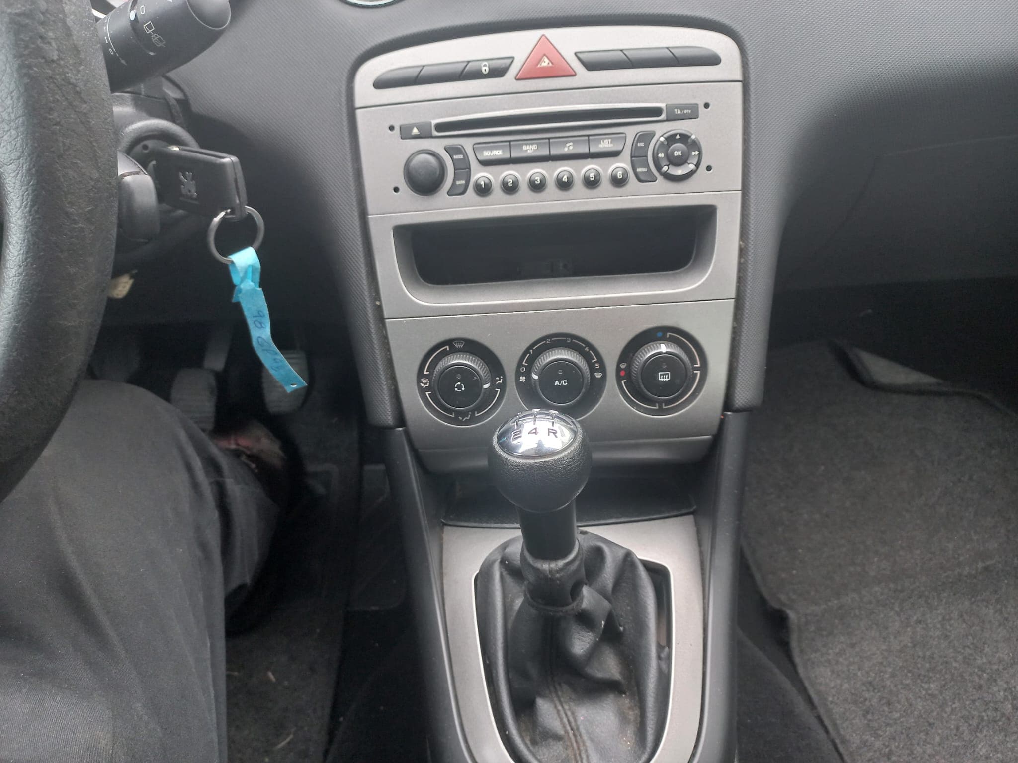 Peugeot 308 SW · Ano 2008 — image 22