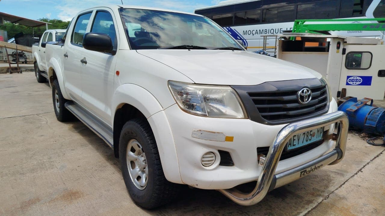 Toyota Hilux — image 2