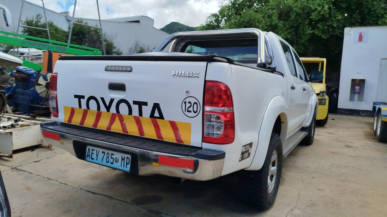 Toyota Hilux — image 7