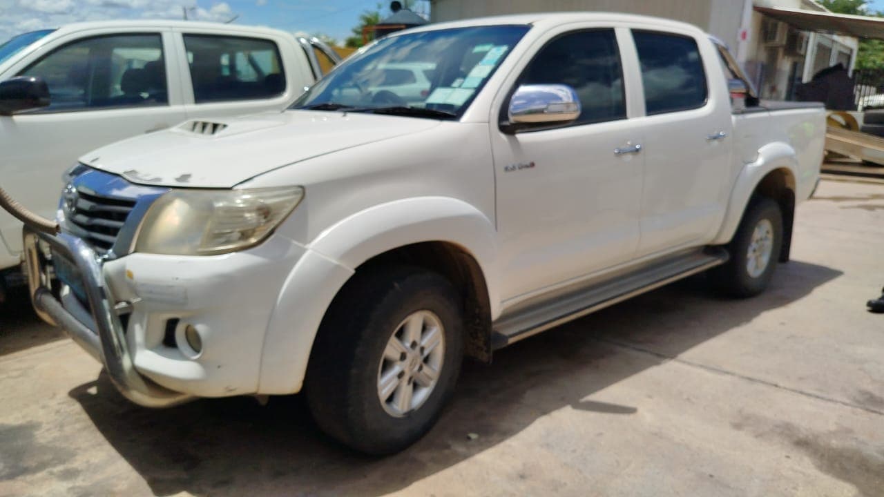 Toyota Hilux — image 9