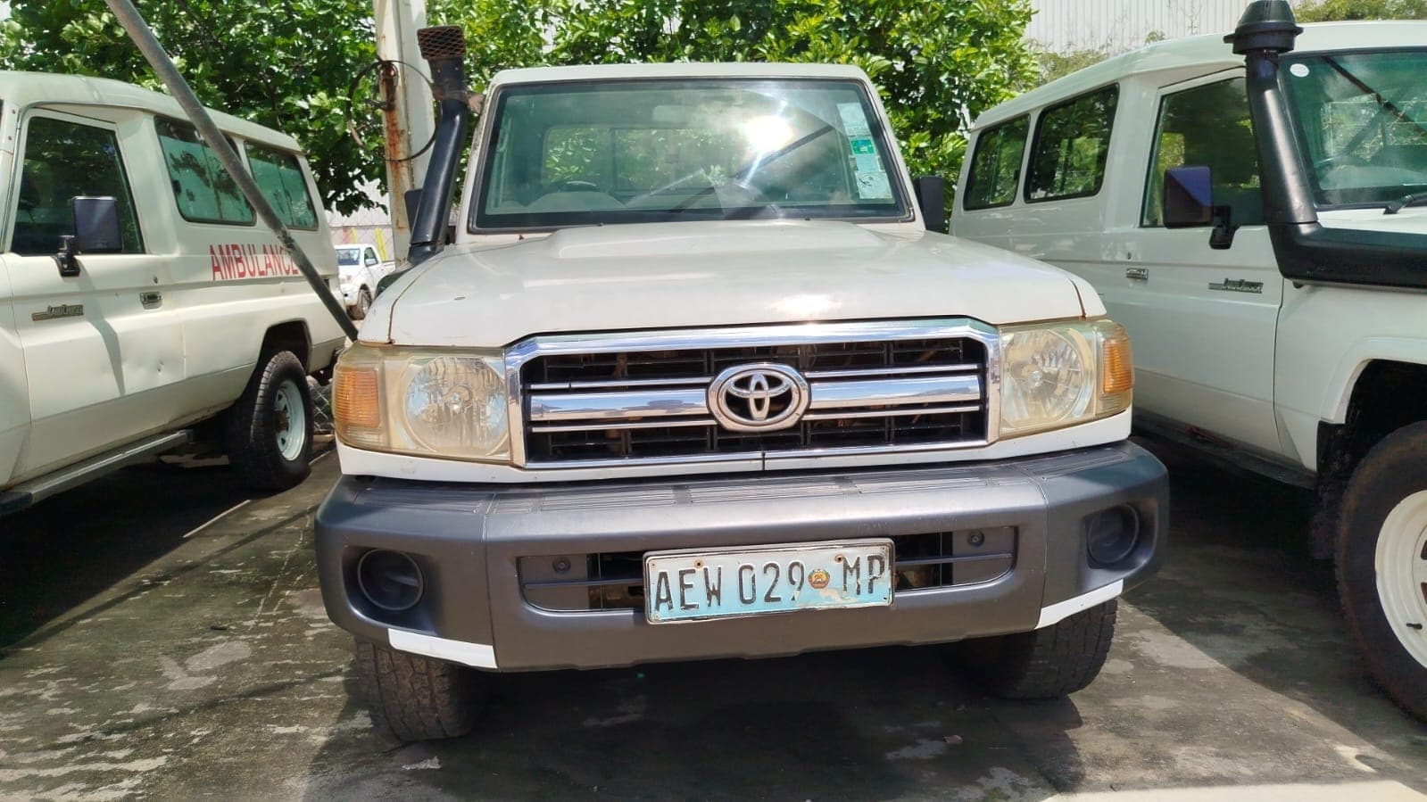 Toyota Land Cruiser — image 3