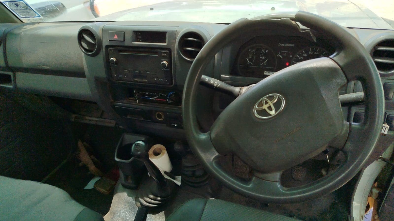 Toyota Land Cruiser — image 7