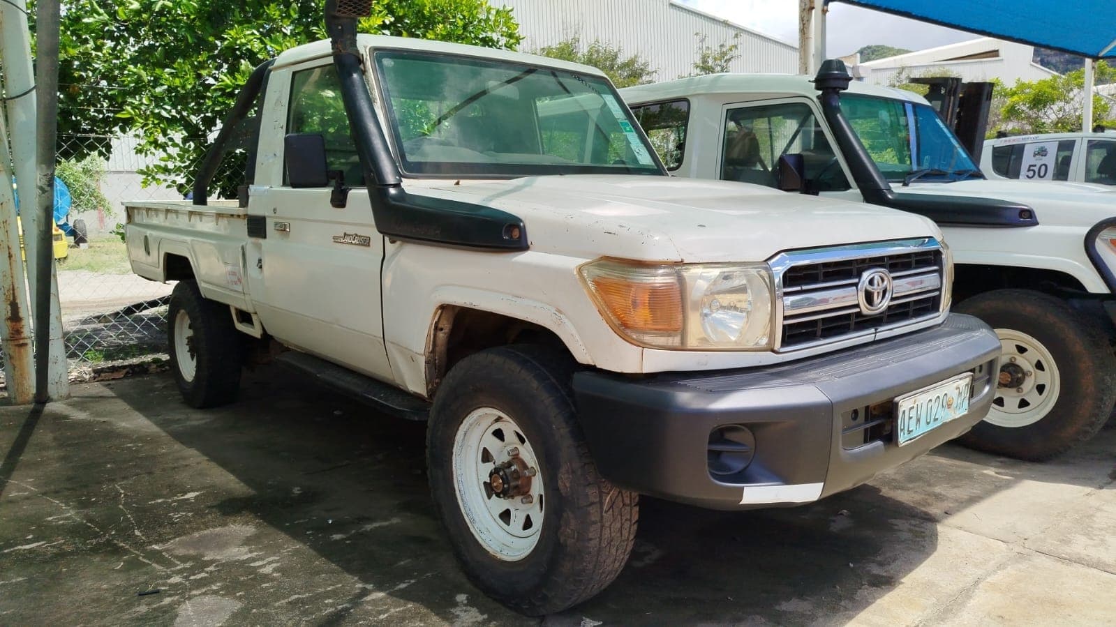 Toyota Land Cruiser — image 2