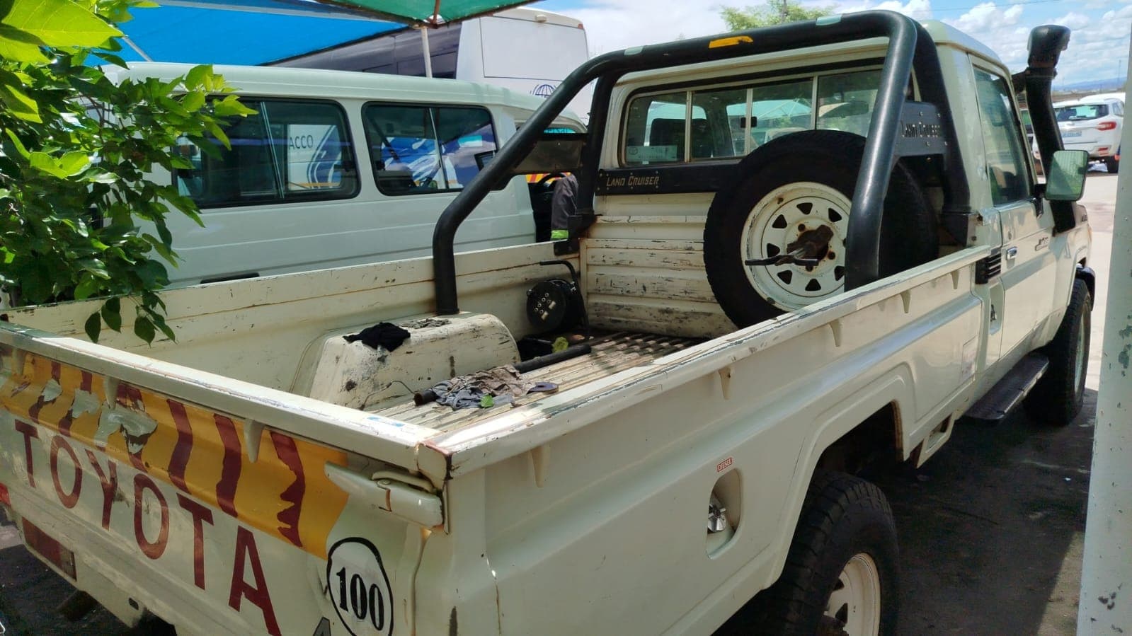 Toyota Land Cruiser — image 6