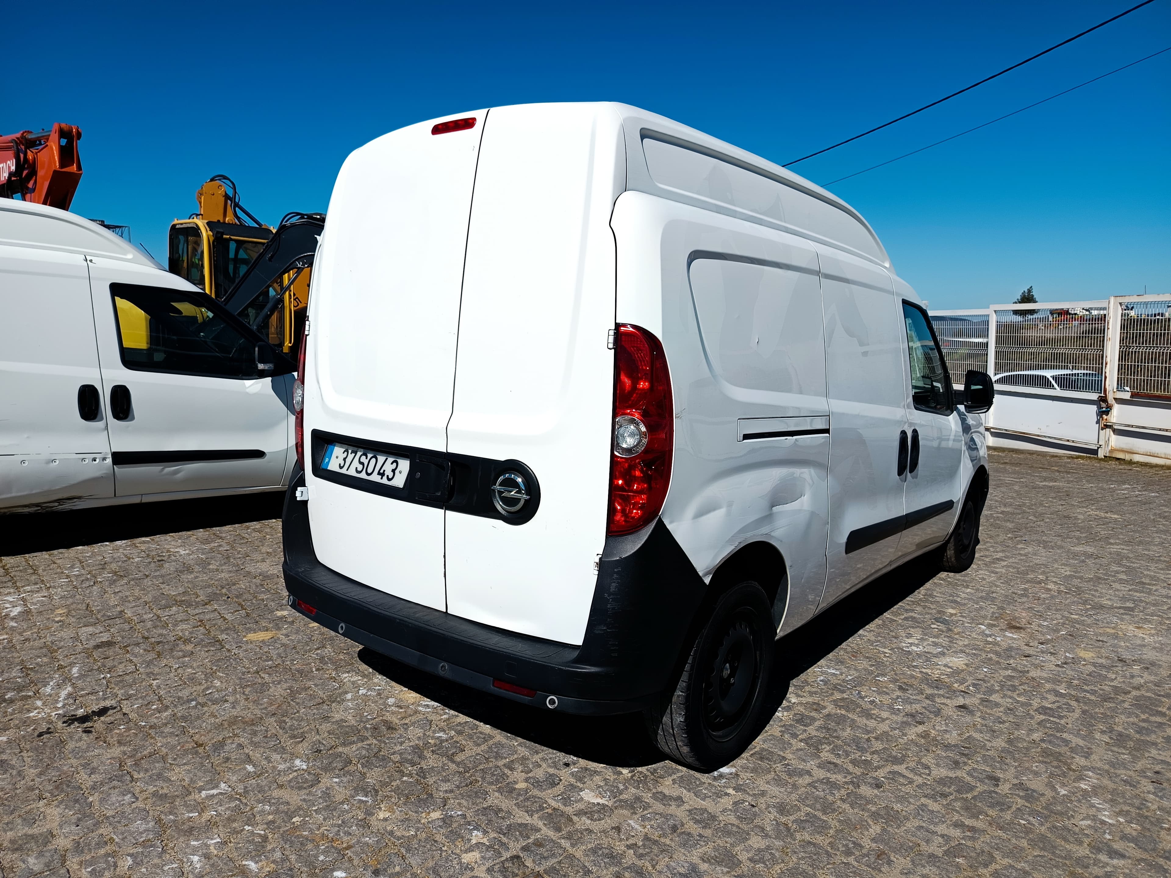 Opel Combo · Ano 2017 — imagem 4