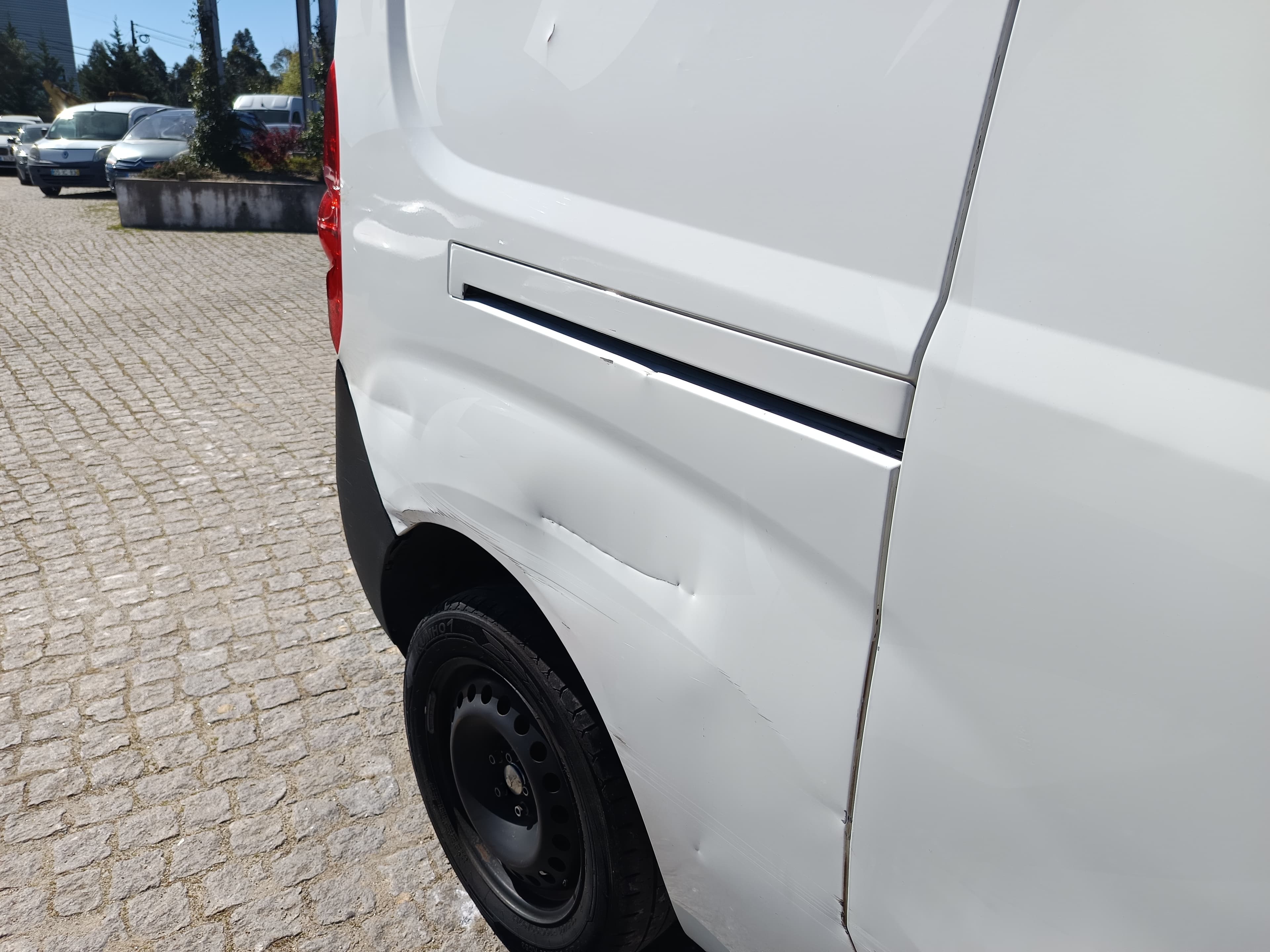 Opel Combo · Ano 2017 — imagem 10