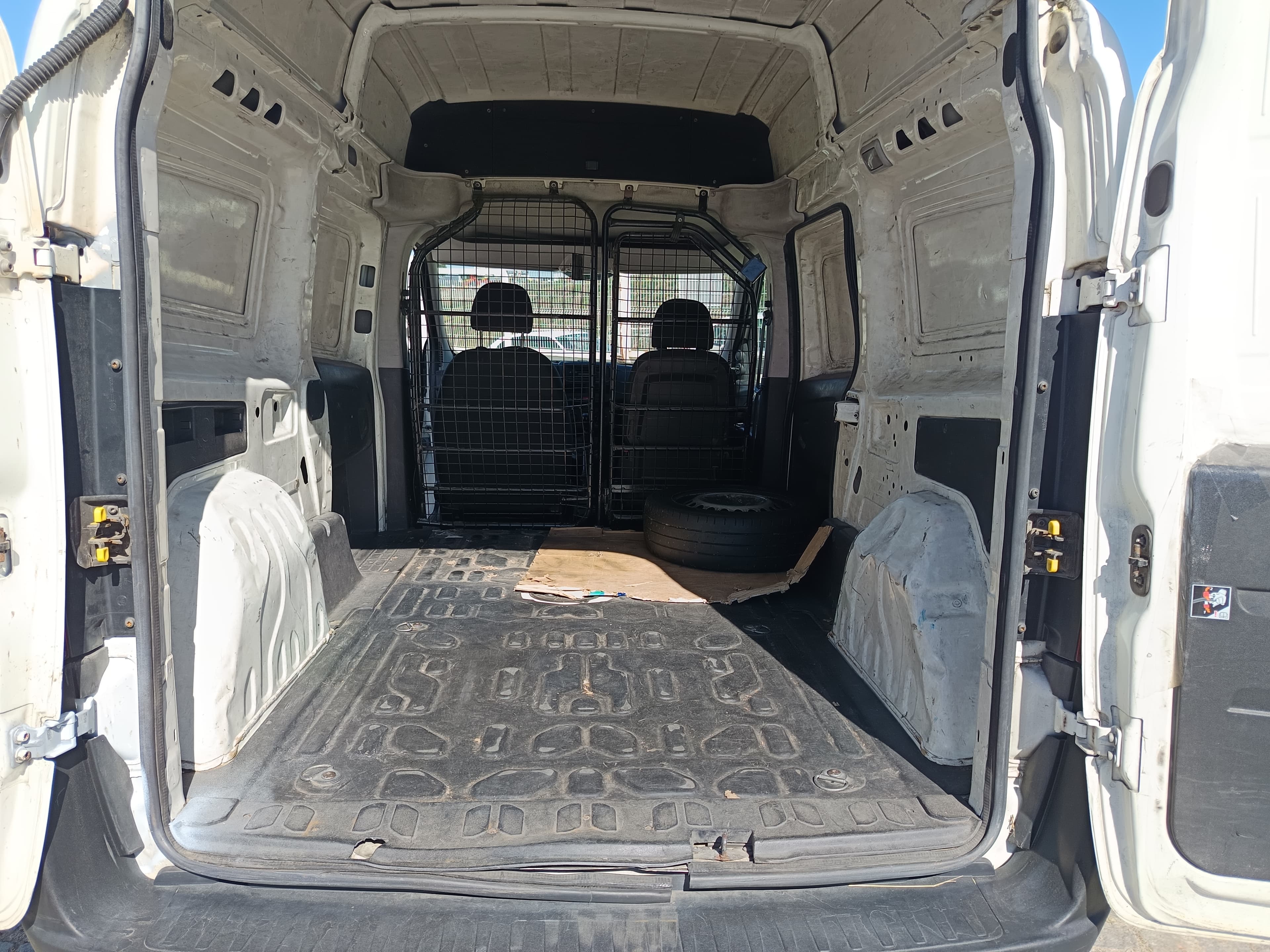 Opel Combo · Ano 2017 — imagem 21
