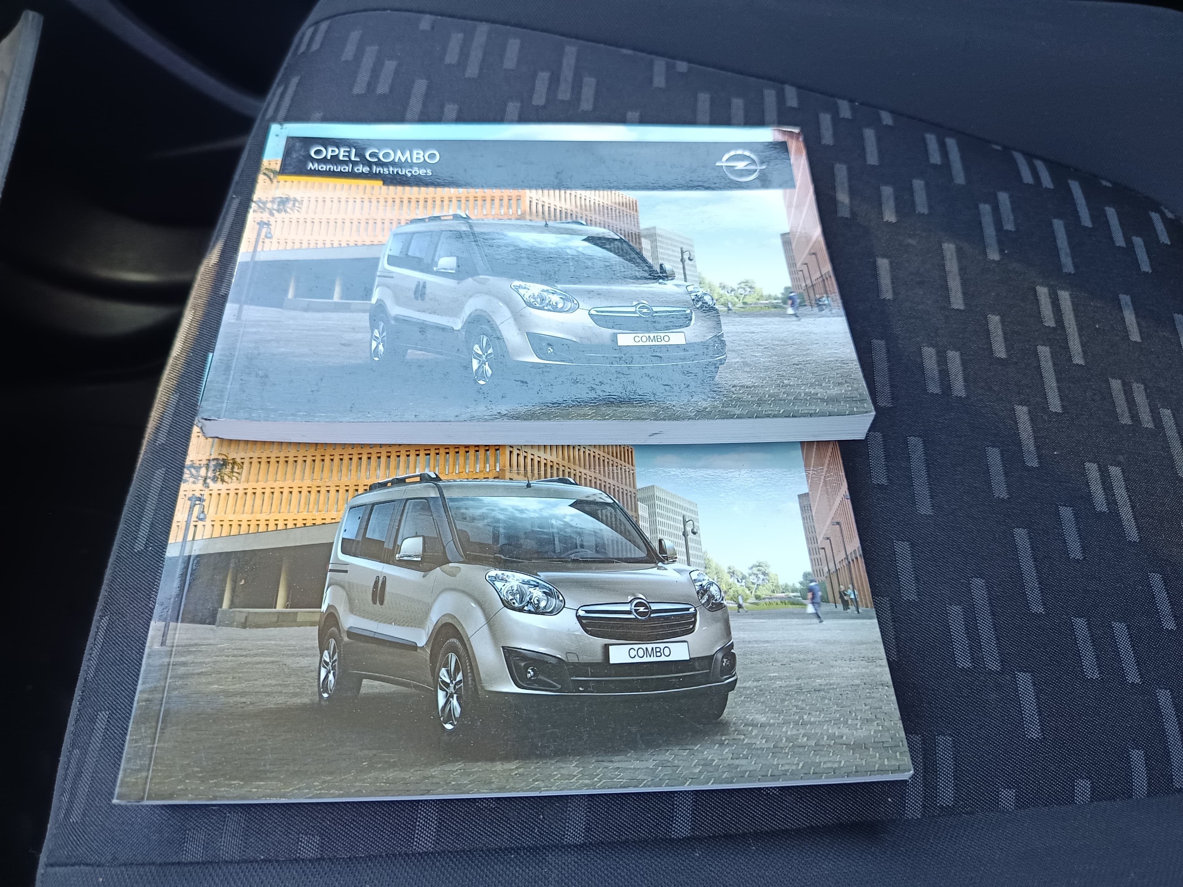 Opel Combo · Ano 2017 — imagem 36