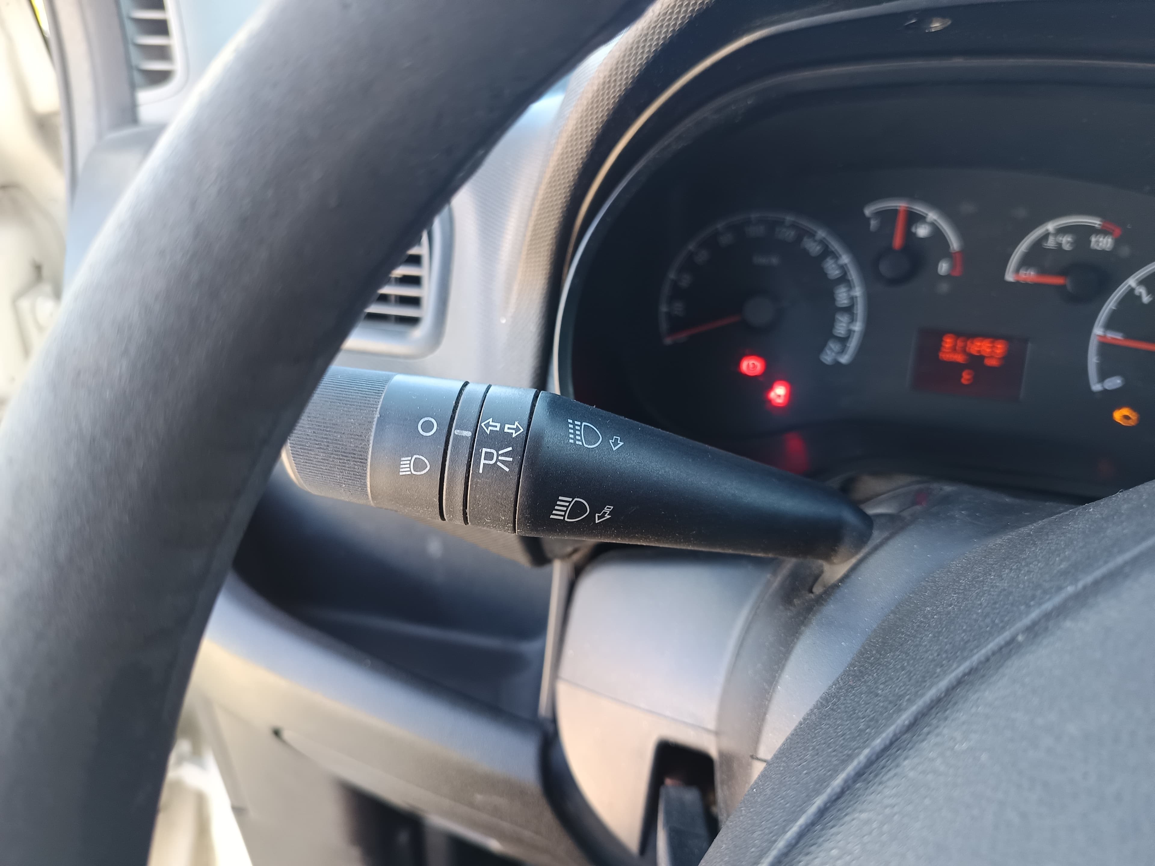 Opel Combo · Ano 2017 — imagem 35